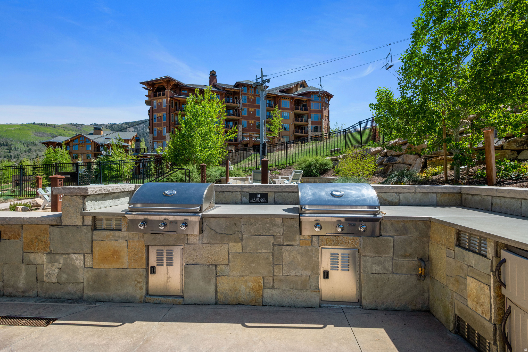 LIFT CONDOS - Residential