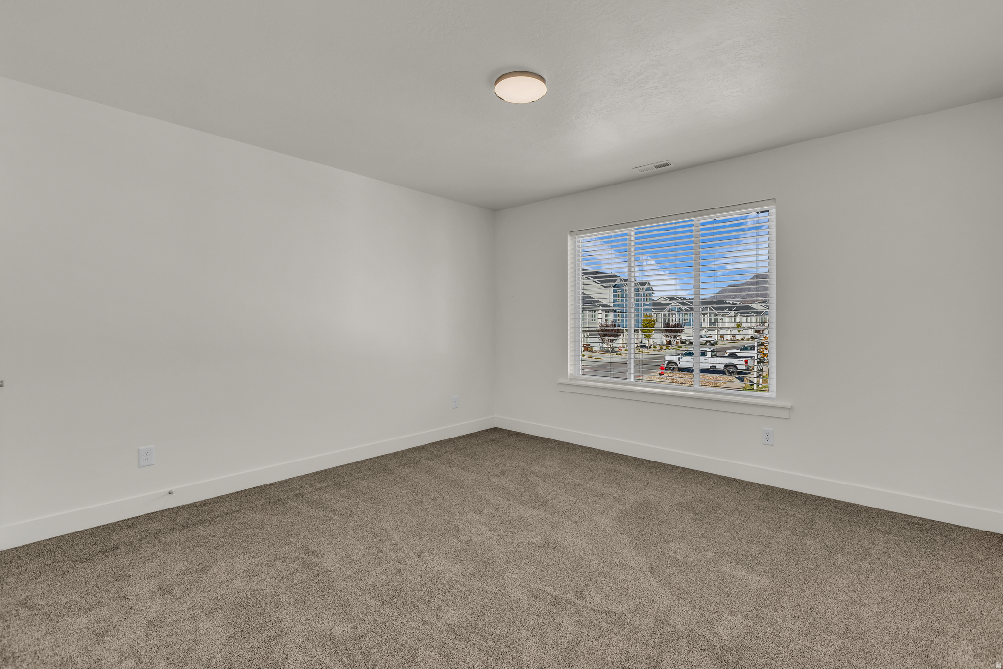 FREEDOM COURT - Residential