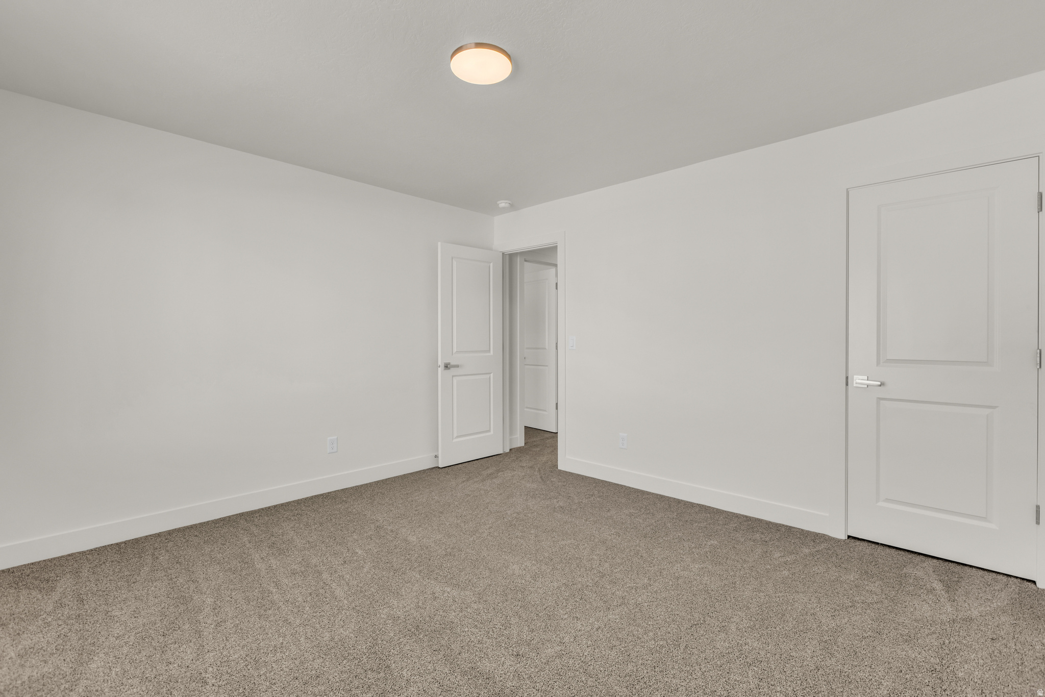 FREEDOM COURT - Residential