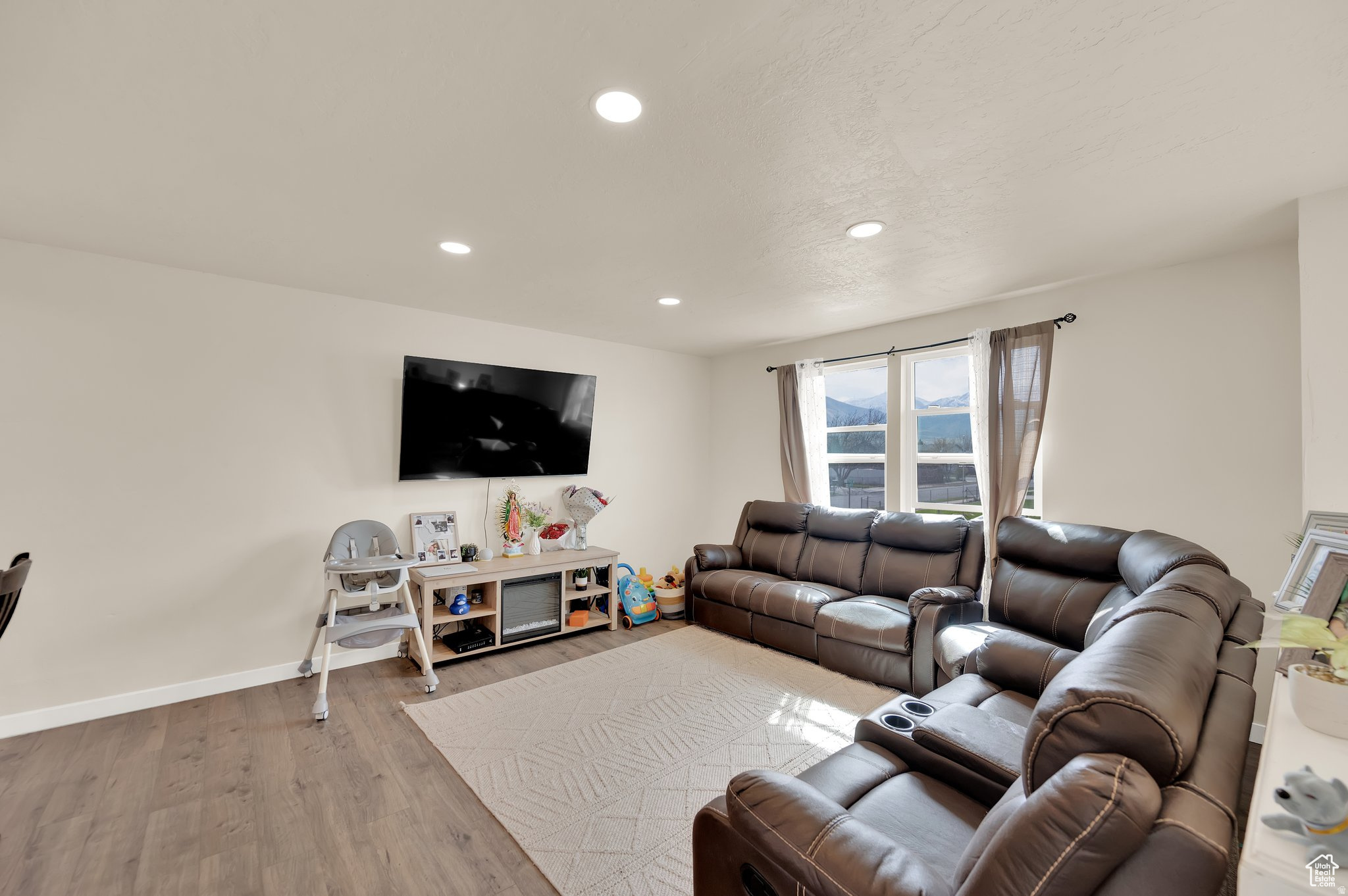 SUTTON ESTATES - Residential