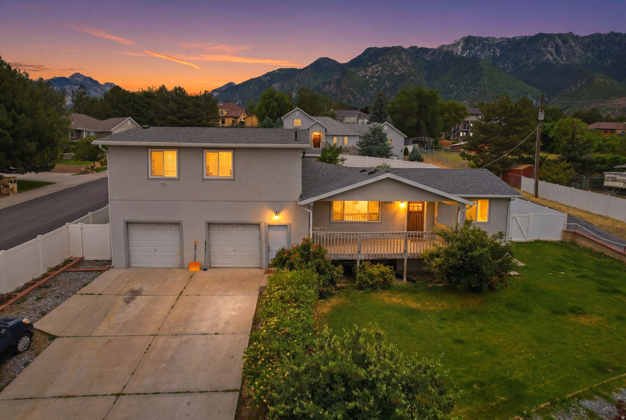 Rare opportunity in Sandy's coveted Dimple Dell area! This home offers great bones, stunning views, and incredible potential for investors or buyers looking to build equity. Enjoy an unbeatable location close to trails, parks, shopping, and schools. Motivated seller-bring your vision and make this hidden gem shine!
