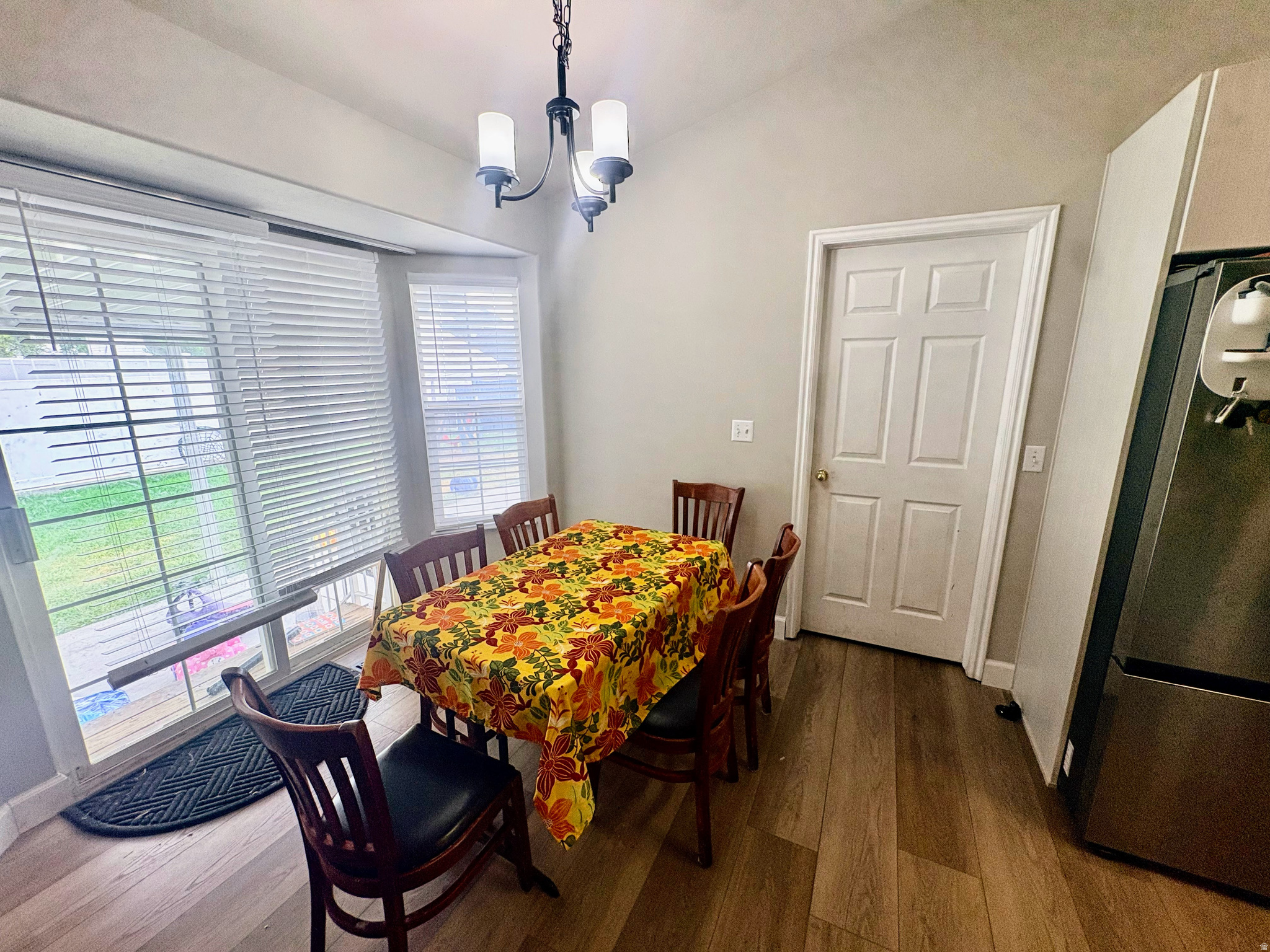 SHADOW MOUNTAIN - Residential Lease
