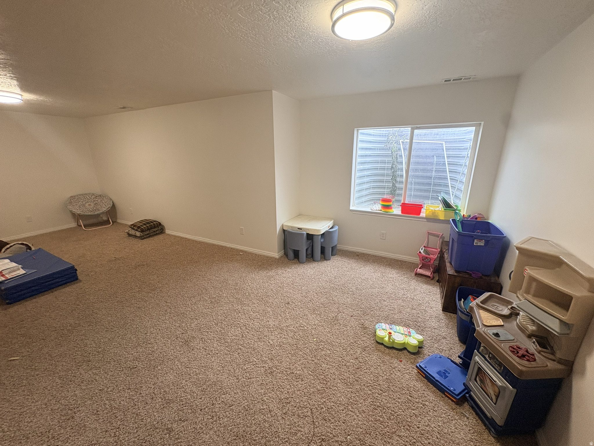 SHADOW MOUNTAIN - Residential Lease