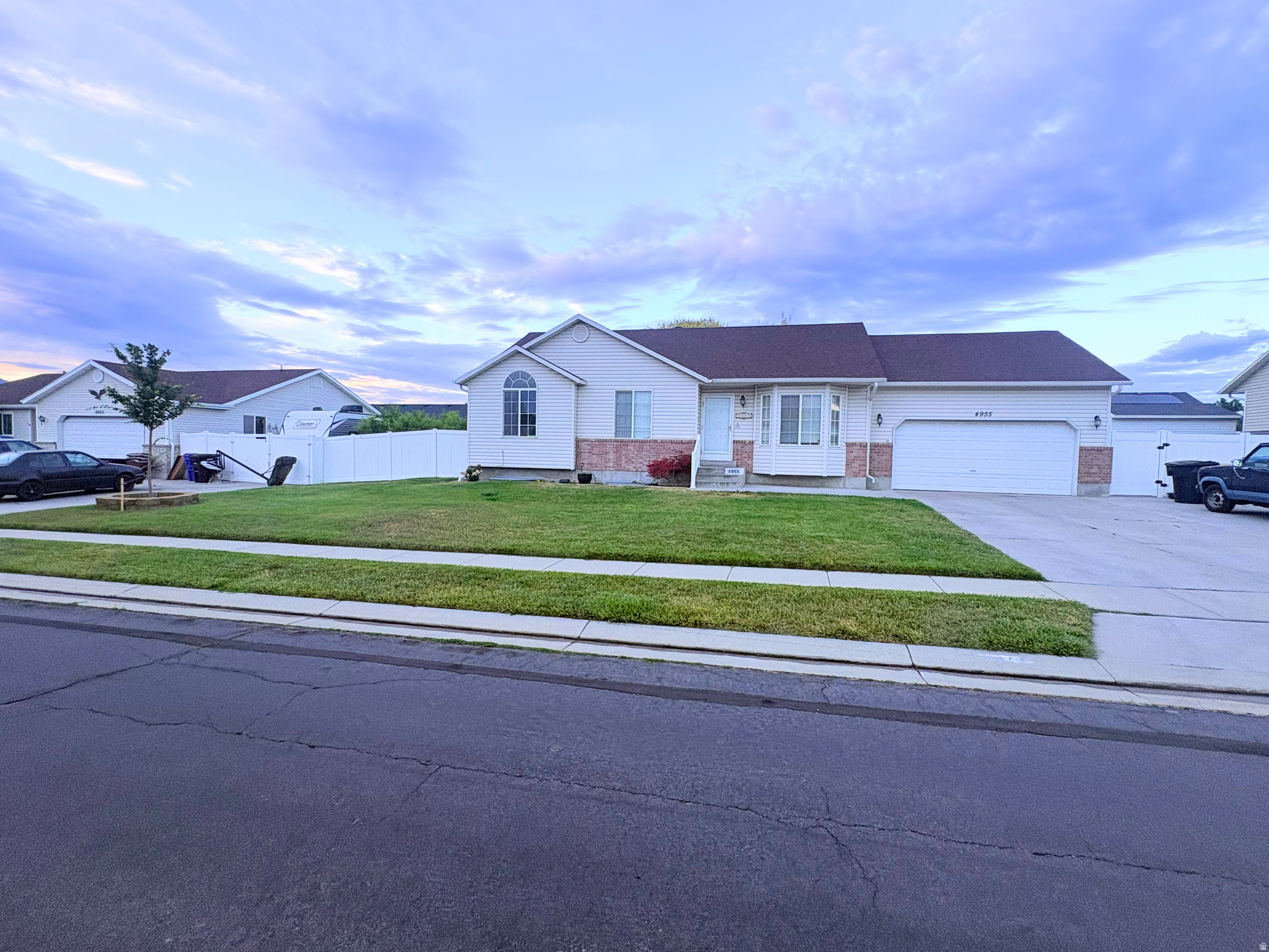 SHADOW MOUNTAIN - Residential Lease