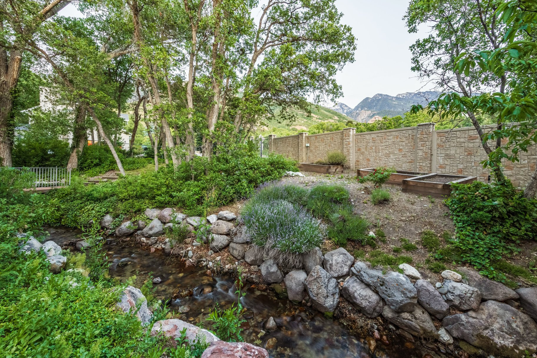 HIDDEN OAK E - Residential