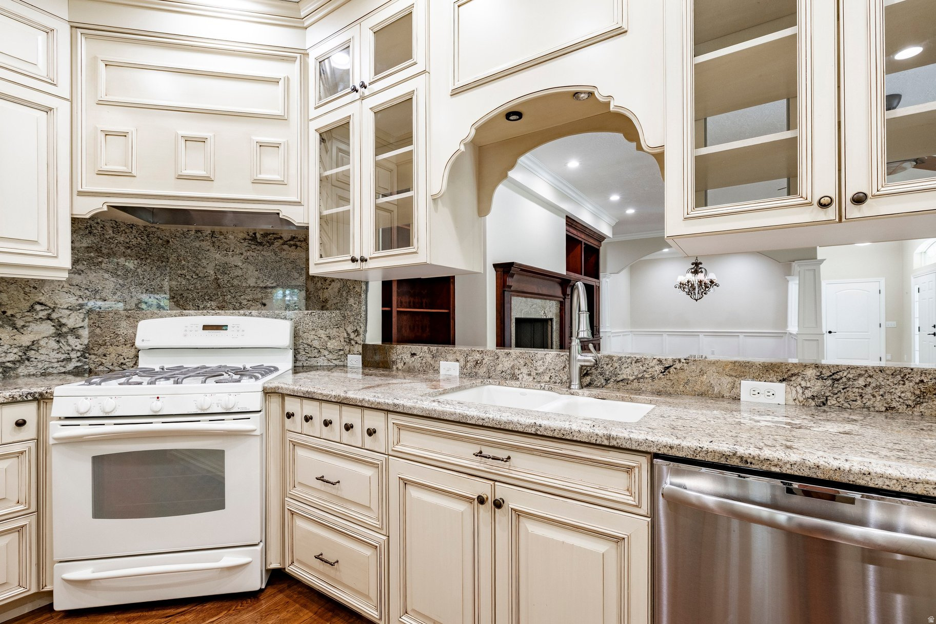 HIDDEN OAK E - Residential