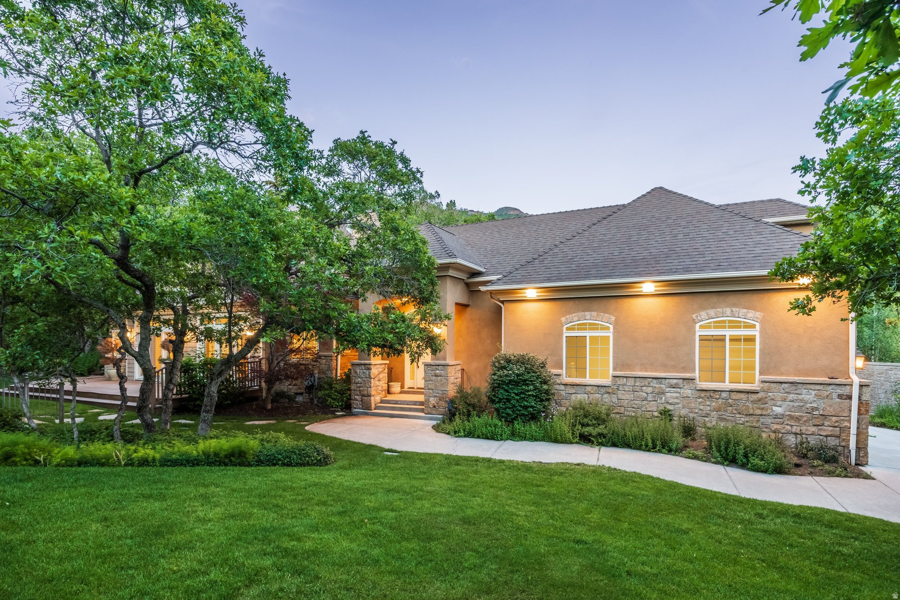HIDDEN OAK E - Residential