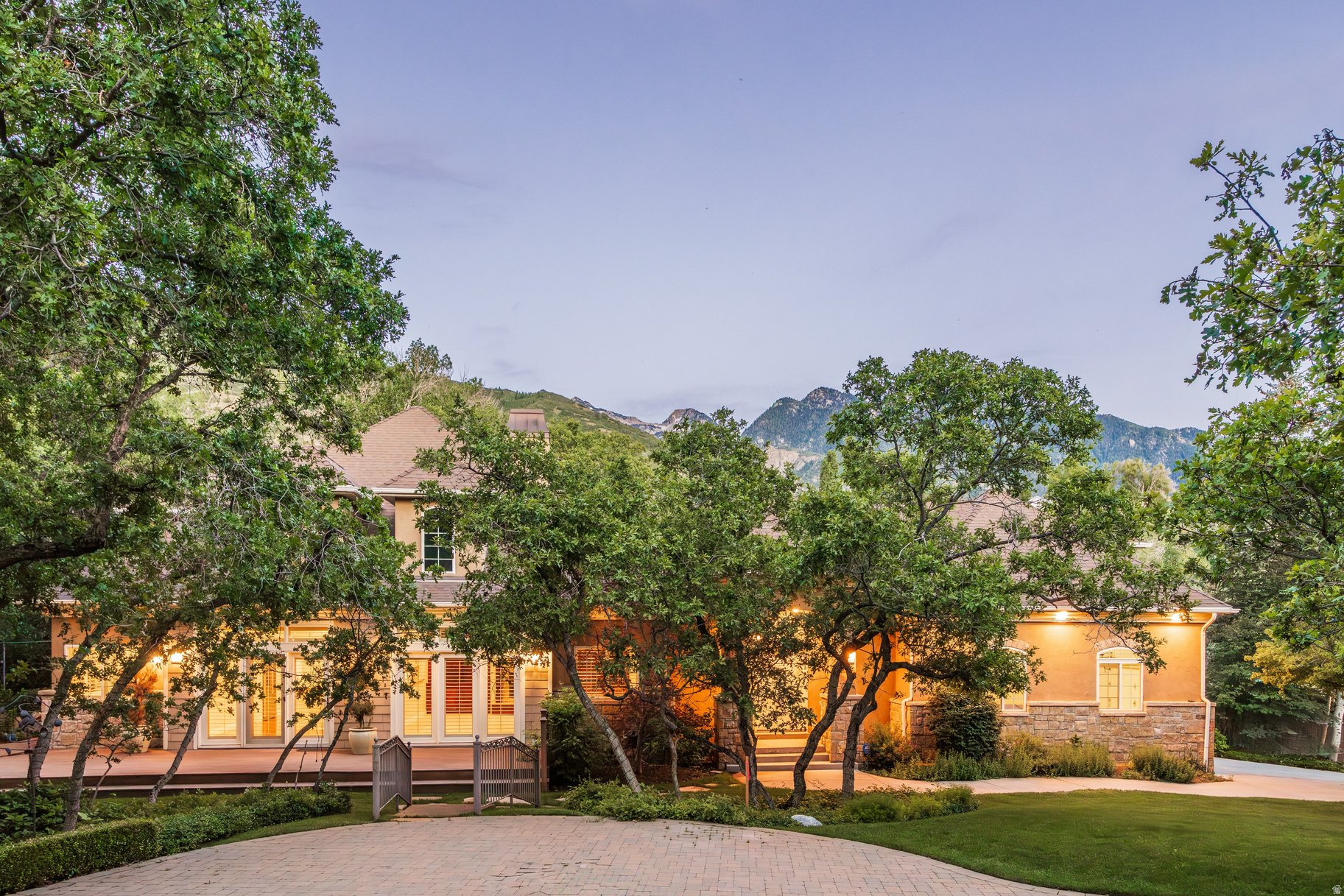 HIDDEN OAK E - Residential