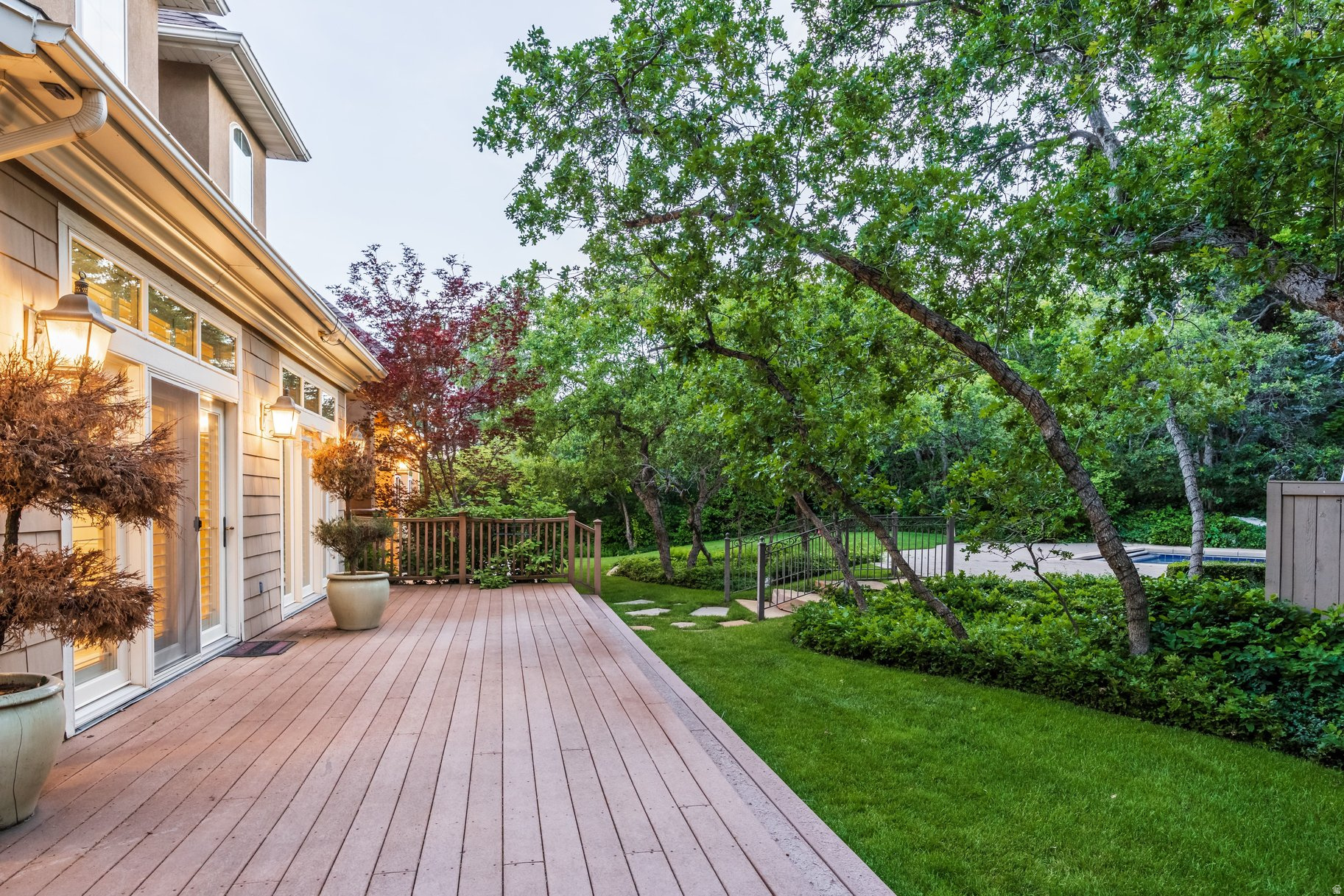 HIDDEN OAK E - Residential