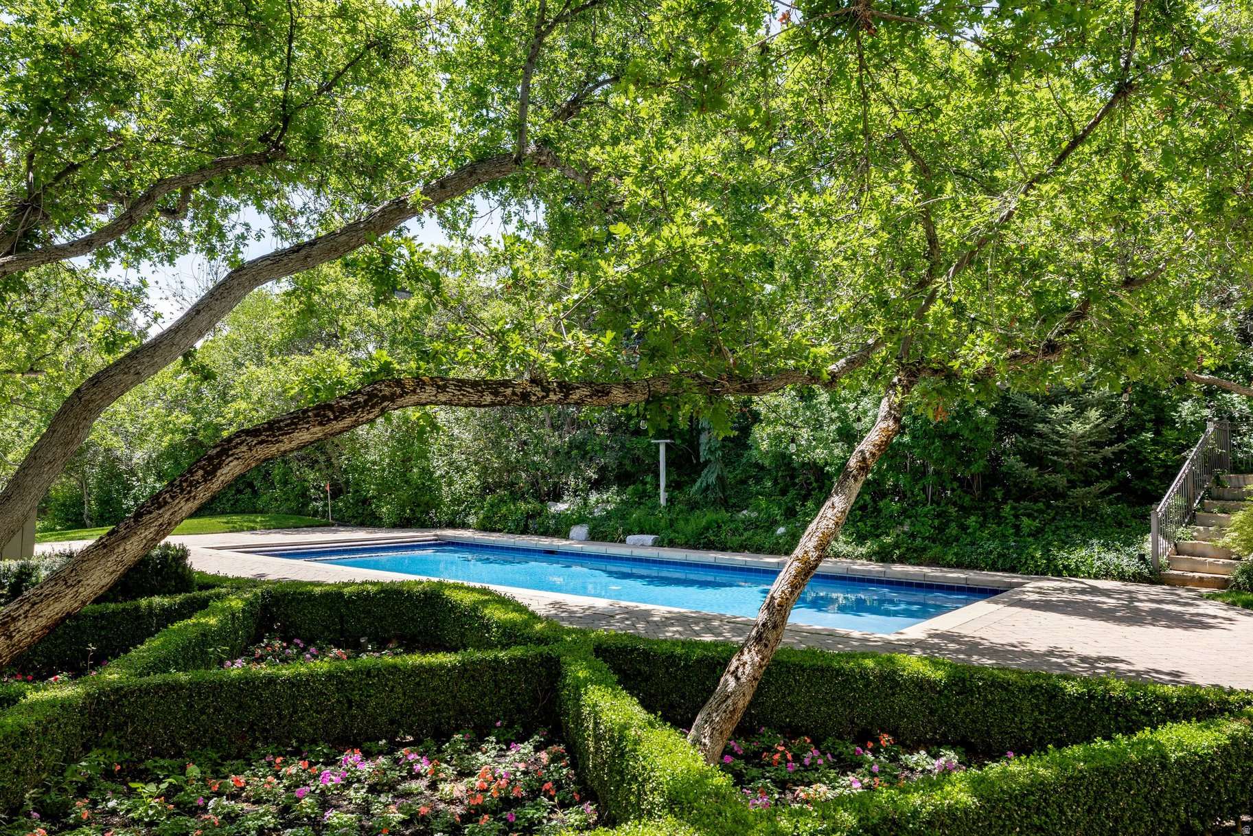 HIDDEN OAK E - Residential