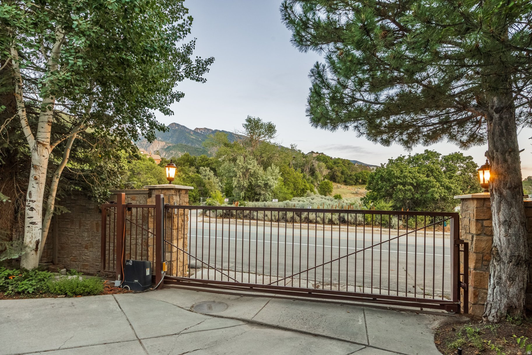 HIDDEN OAK E - Residential