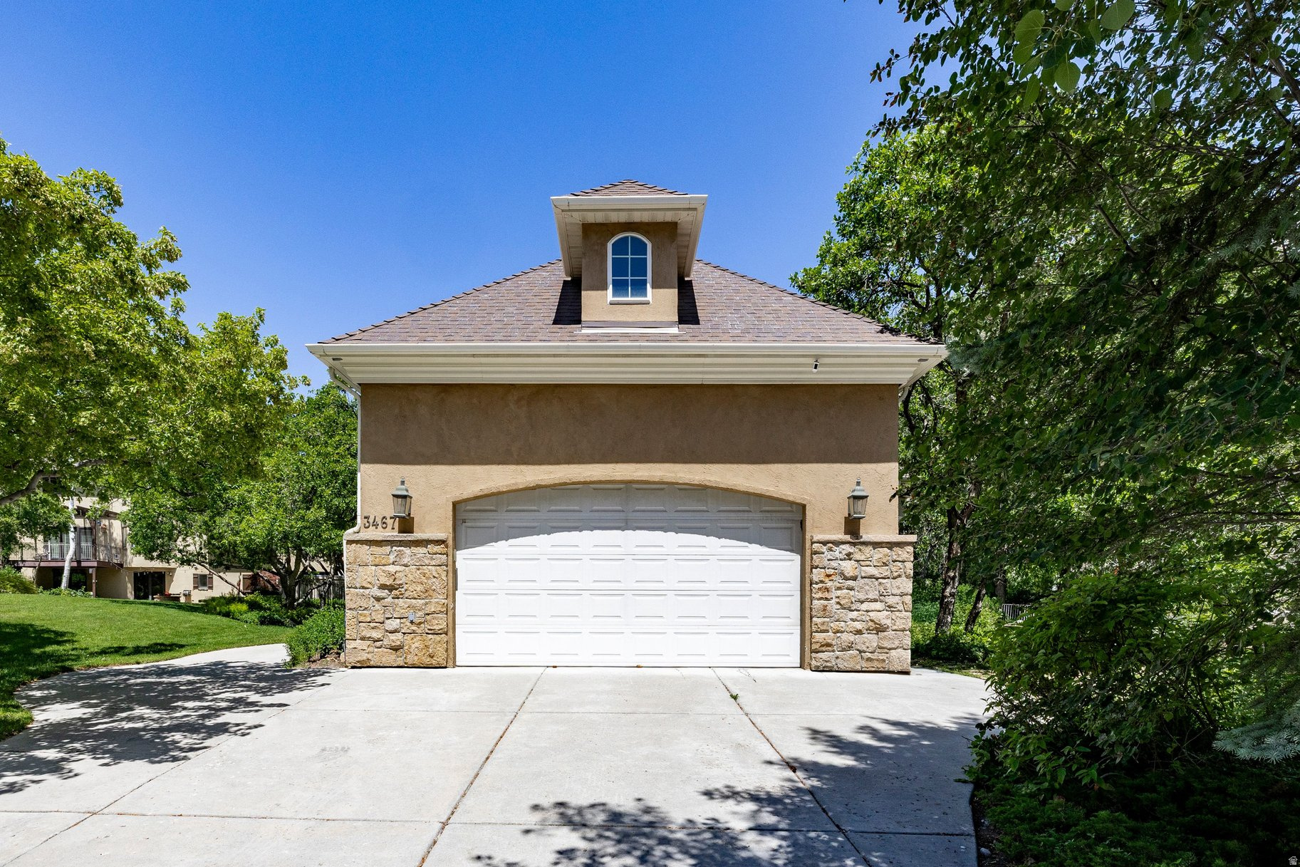 HIDDEN OAK E - Residential