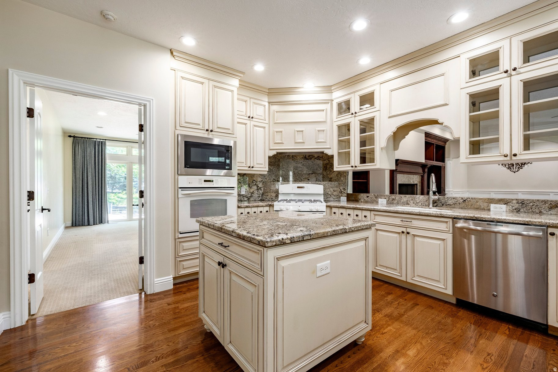 HIDDEN OAK E - Residential