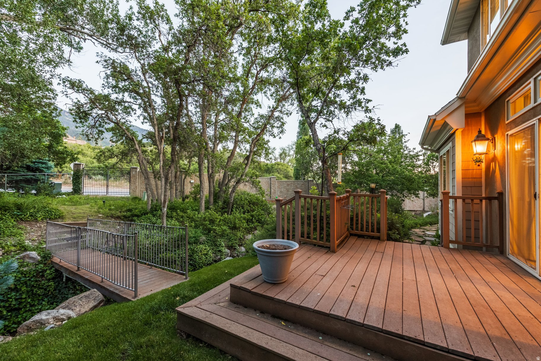 HIDDEN OAK E - Residential