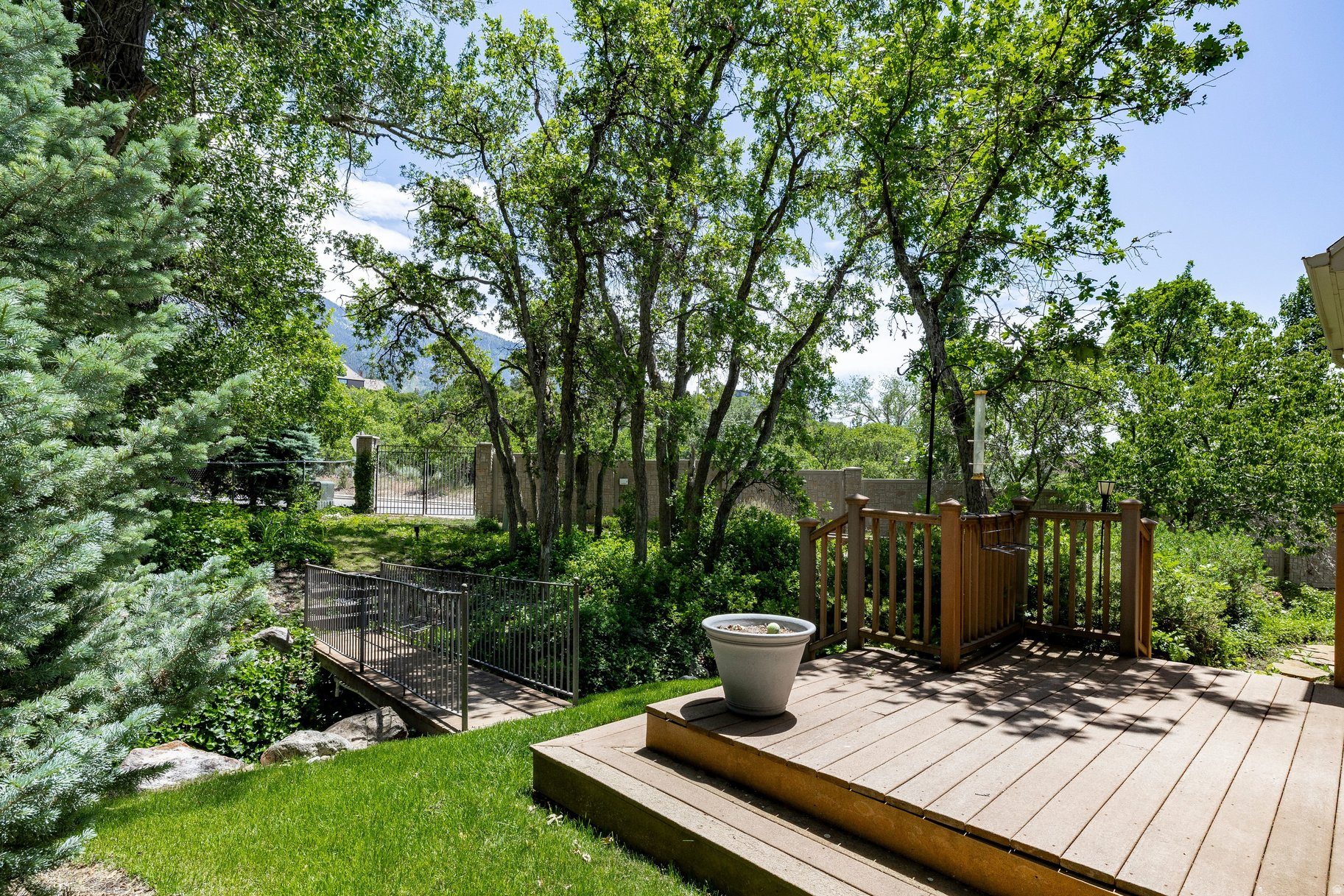 HIDDEN OAK E - Residential