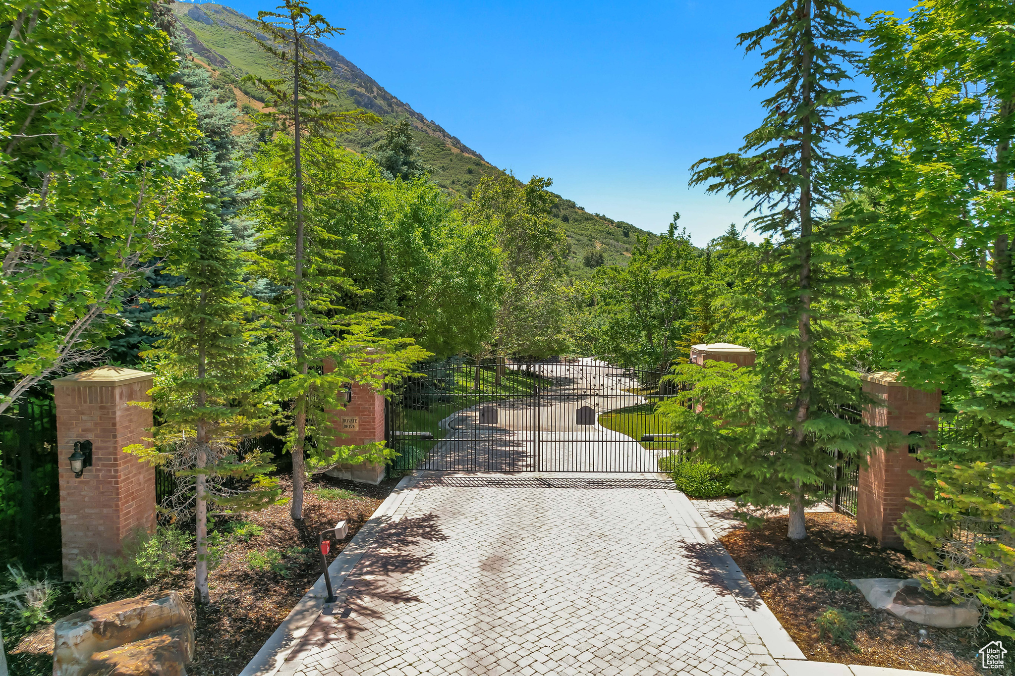 HOLLY VIEW ACRES - Residential