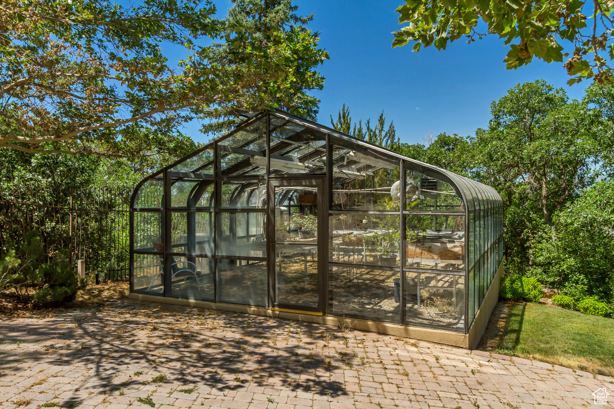 HOLLY VIEW ACRES - Residential