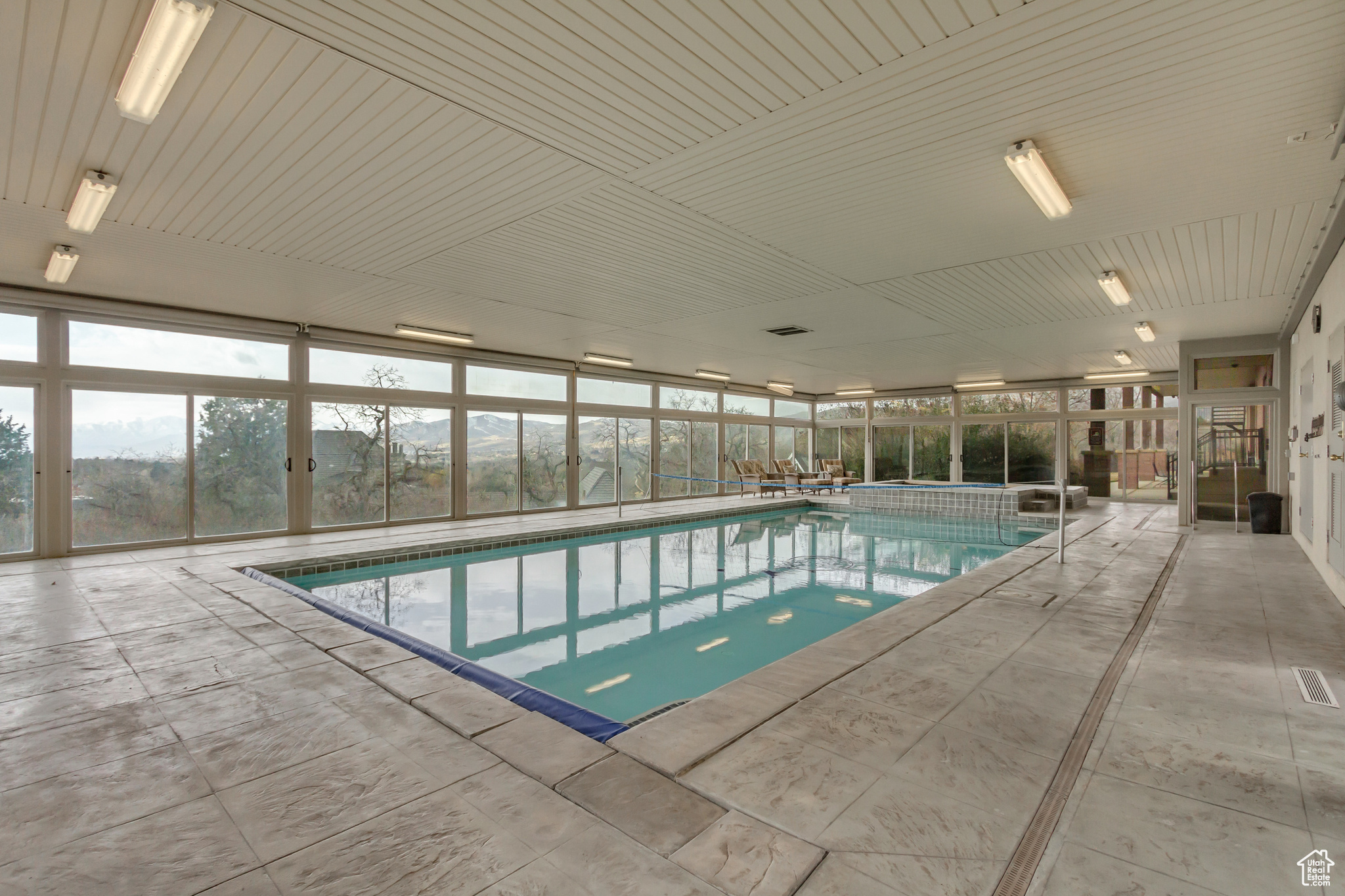 HOLLY VIEW ACRES - Residential
