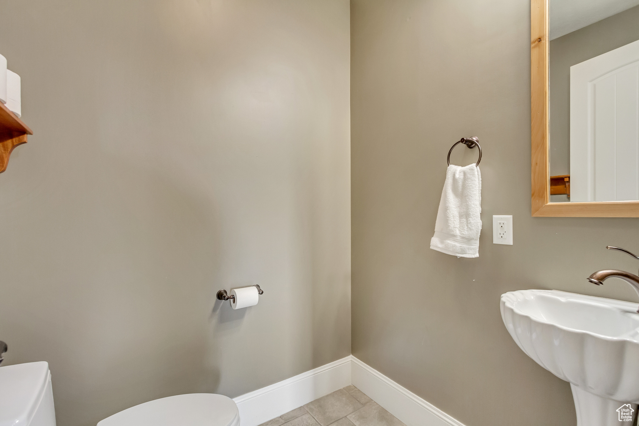 HOLLY VIEW ACRES - Residential