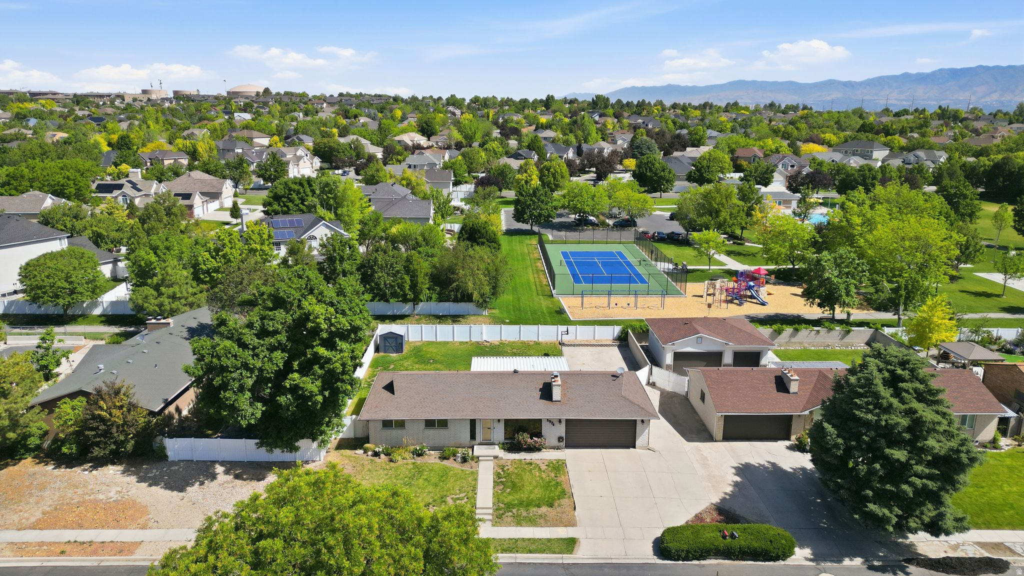 GRAND-DALE ESTATES S - Residential