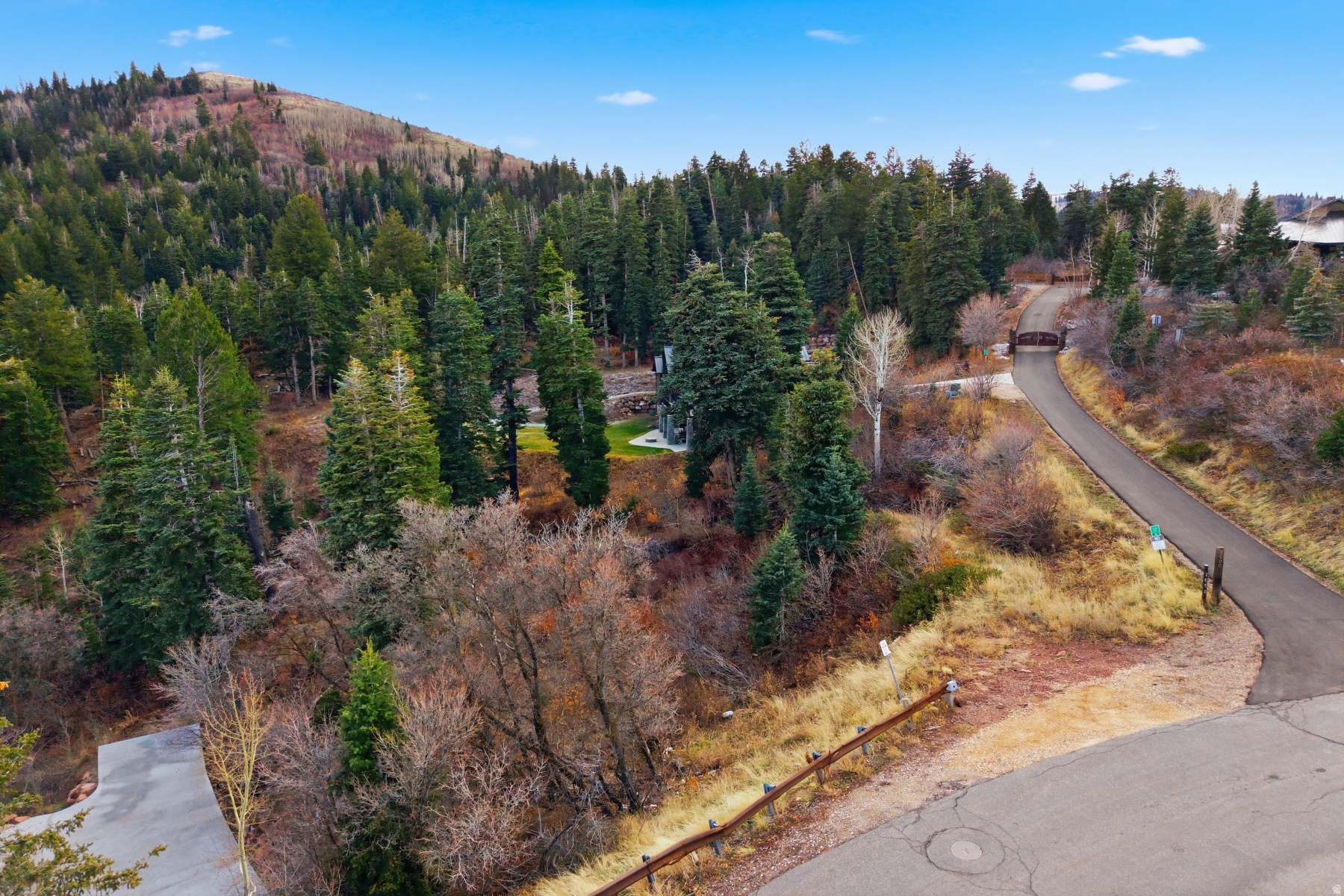 PINERIDGE SUBDIVISION - Land