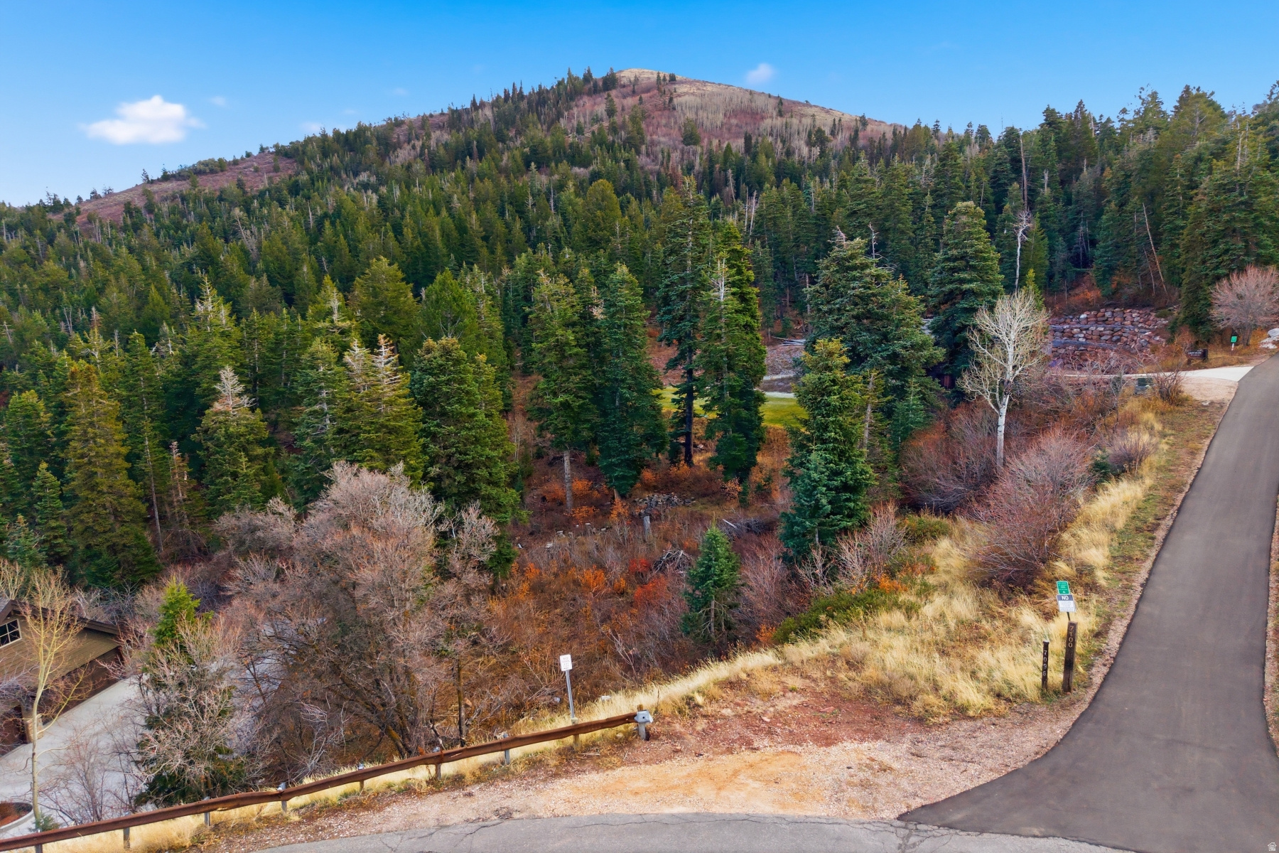 PINERIDGE SUBDIVISION - Land