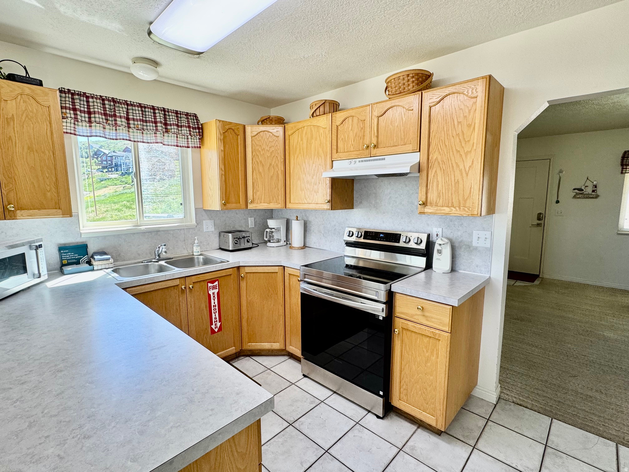 HV LAKEVIEW CONDO #1 - Residential