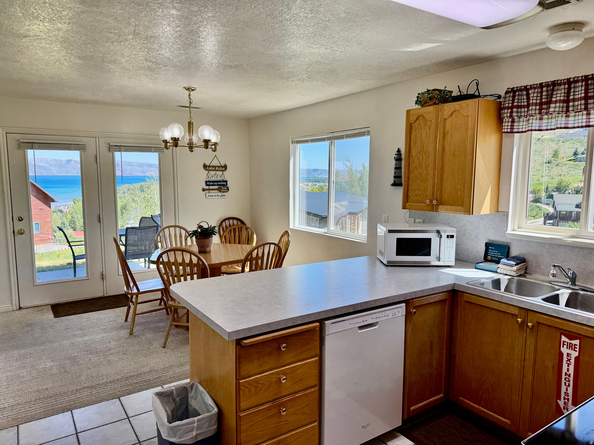 HV LAKEVIEW CONDO #1 - Residential