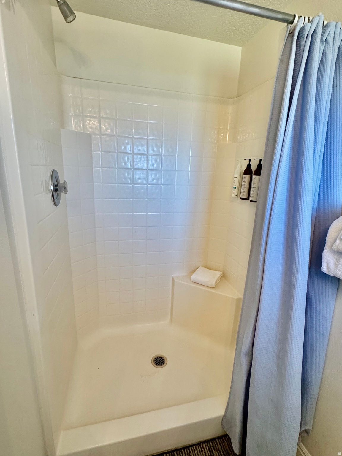 HV LAKEVIEW CONDO #1 - Residential