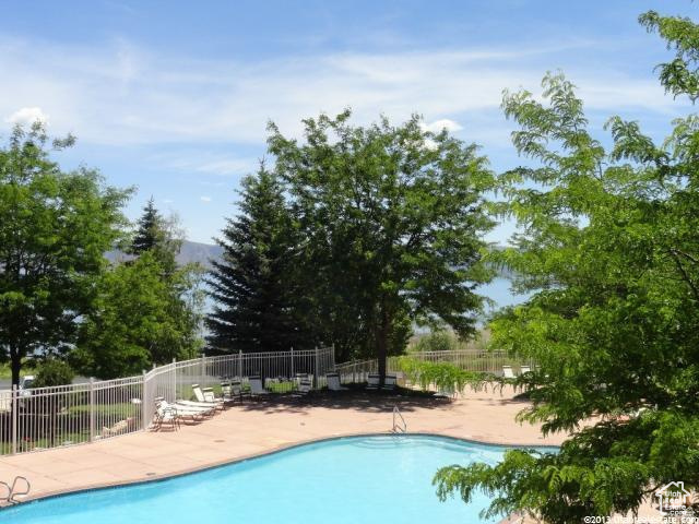 HV LAKEVIEW CONDO #1 - Residential