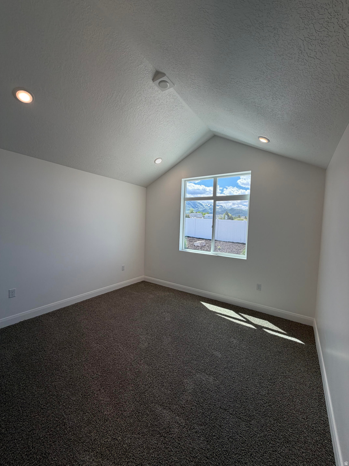 COUNTRY VIEW VILLAS - Residential