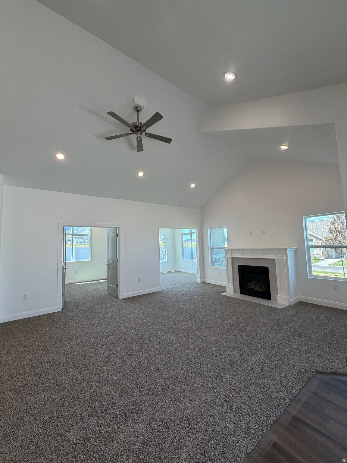 COUNTRY VIEW VILLAS - Residential