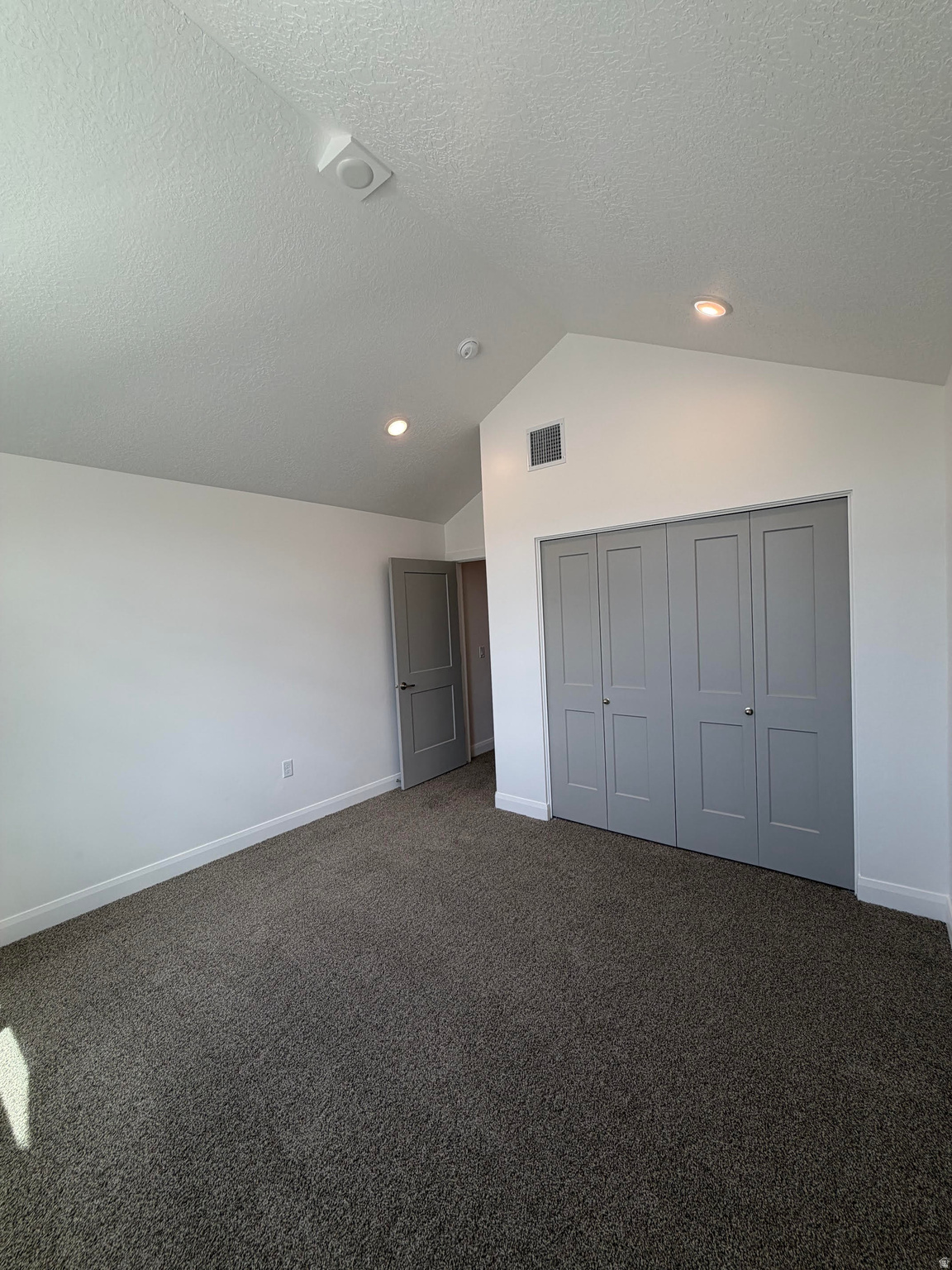 COUNTRY VIEW VILLAS - Residential