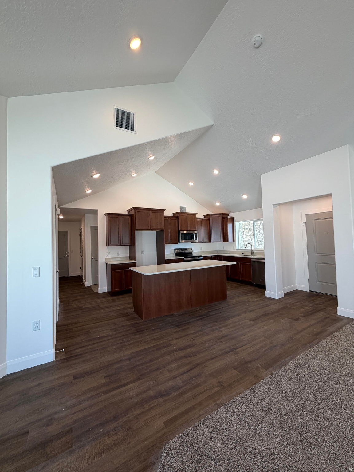 COUNTRY VIEW VILLAS - Residential