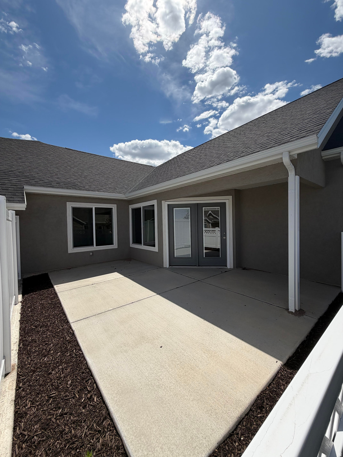 COUNTRY VIEW VILLAS - Residential