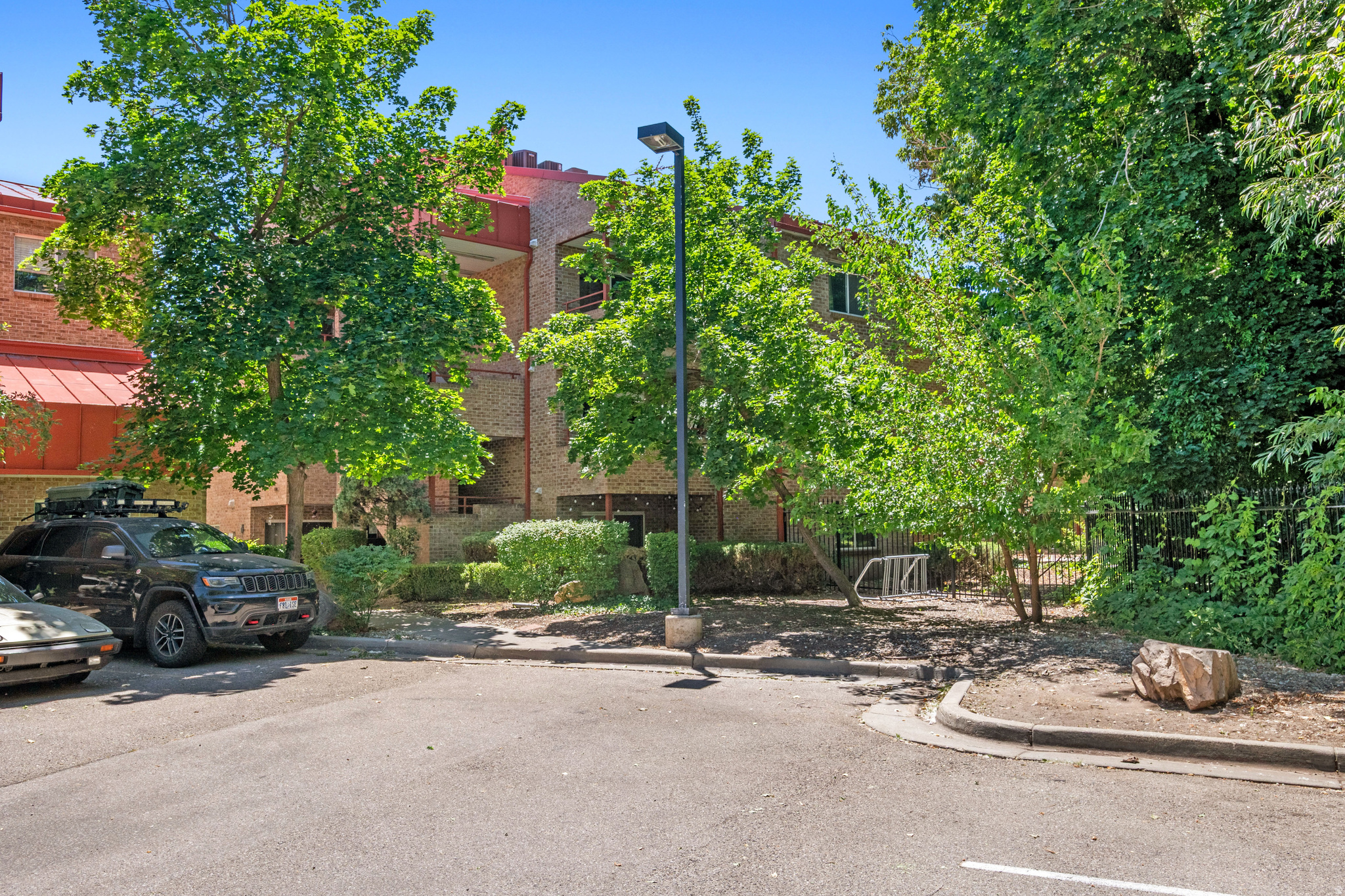 CHATEAU FORET CONDO - Residential
