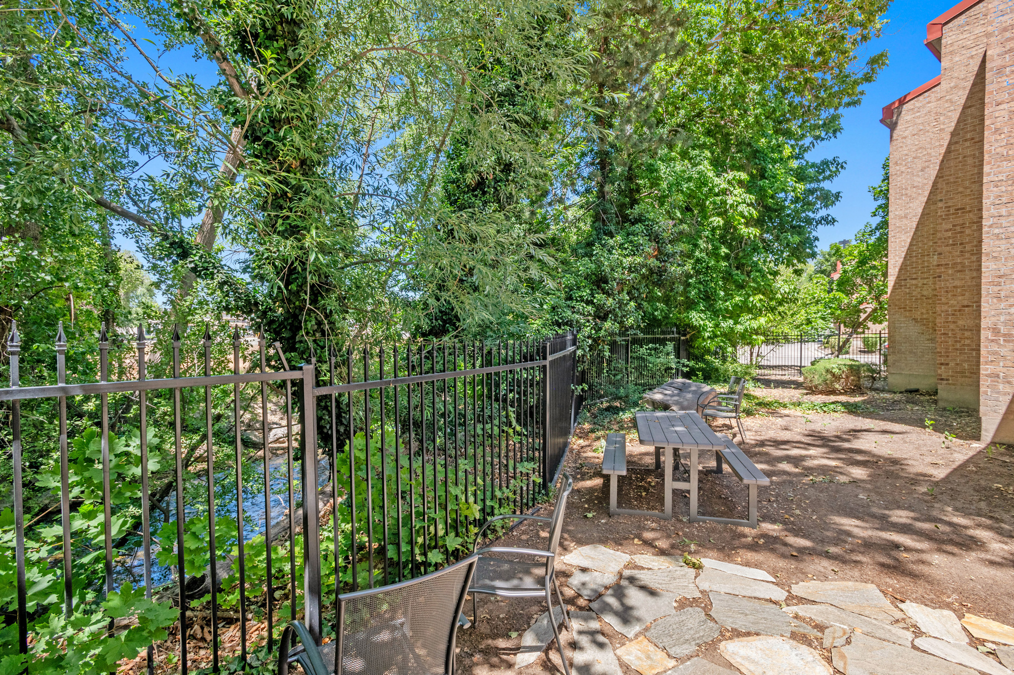 CHATEAU FORET CONDO - Residential