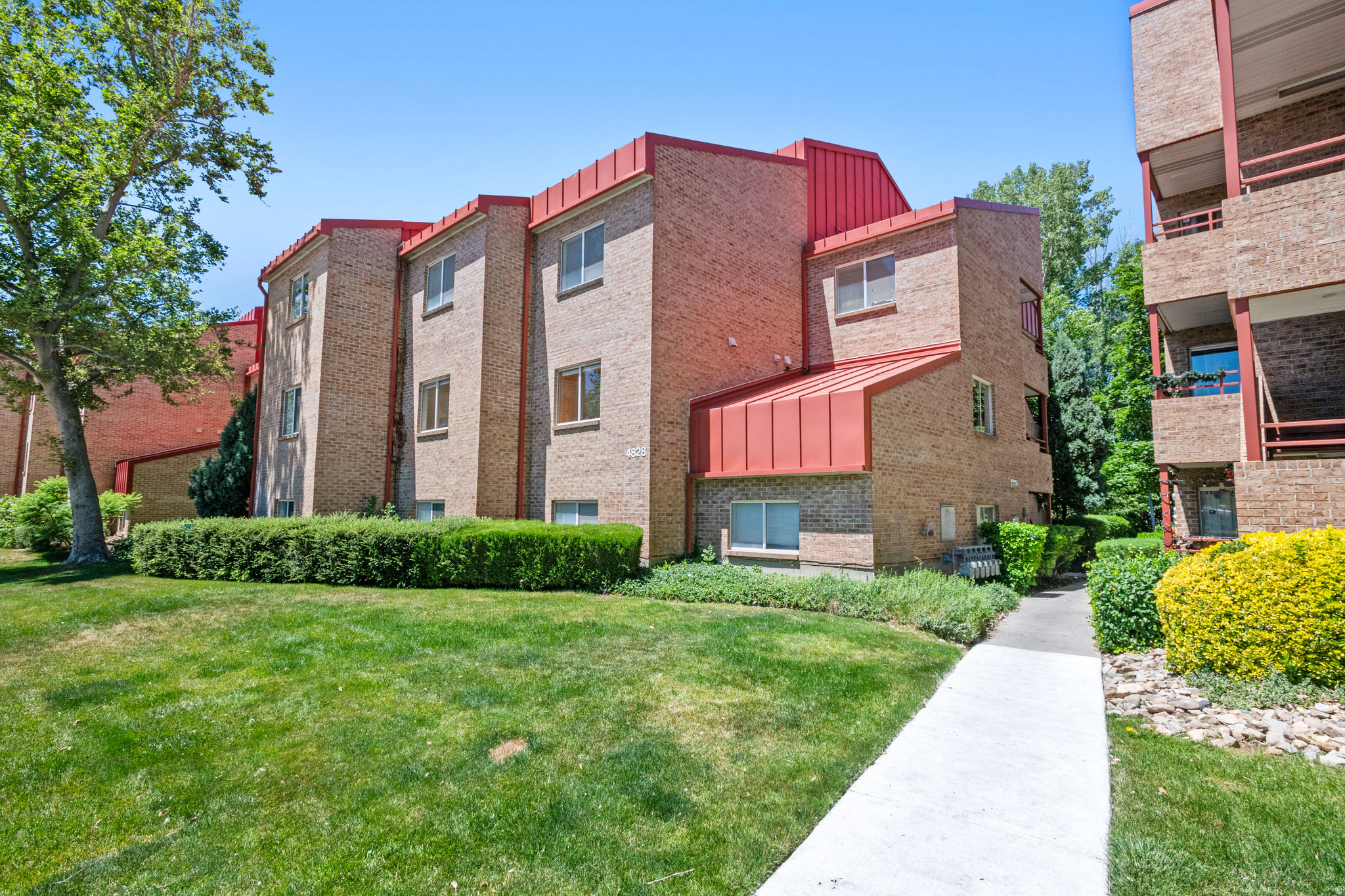 CHATEAU FORET CONDO - Residential