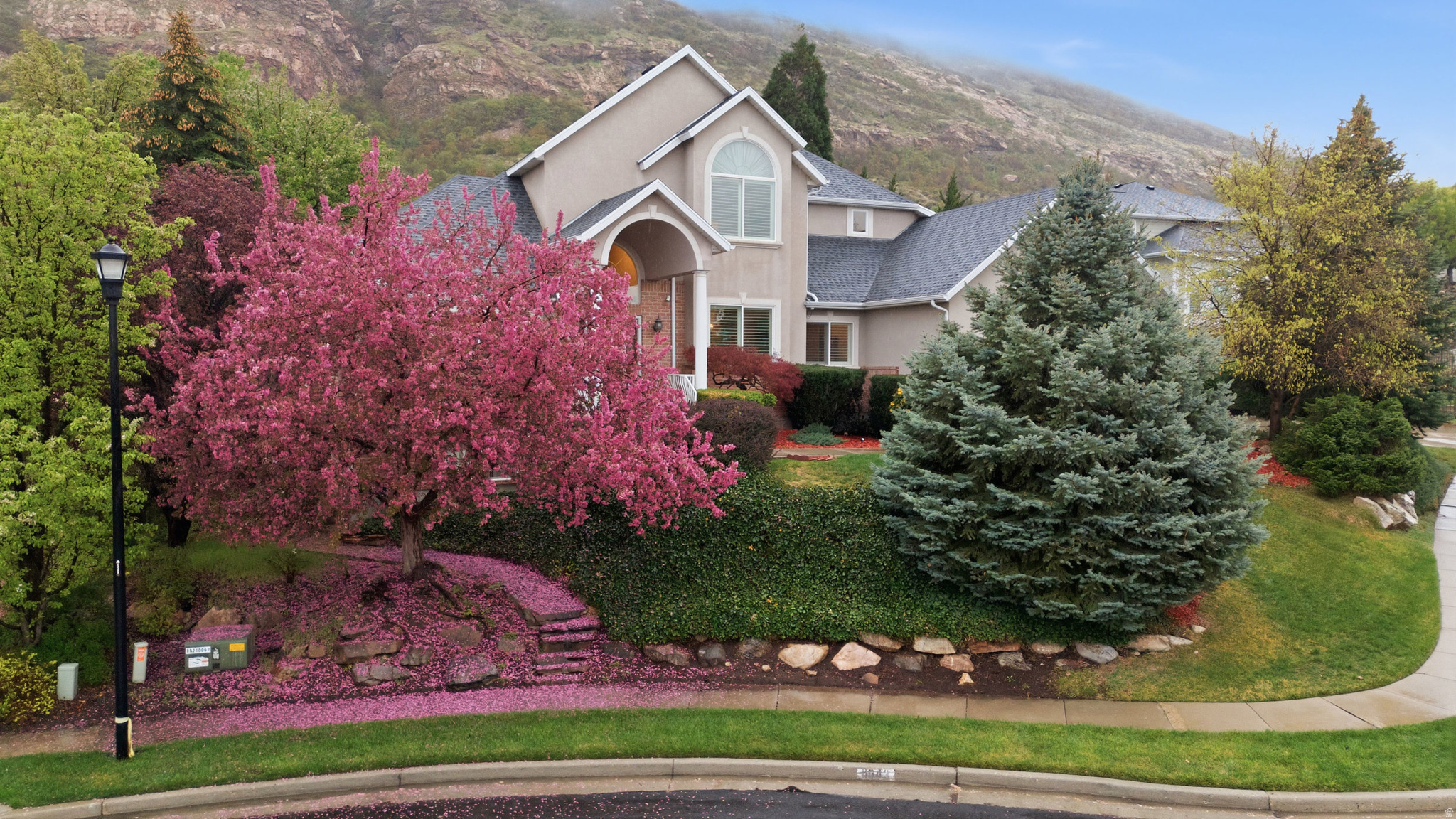 AUTUMN RIDGE - Residential