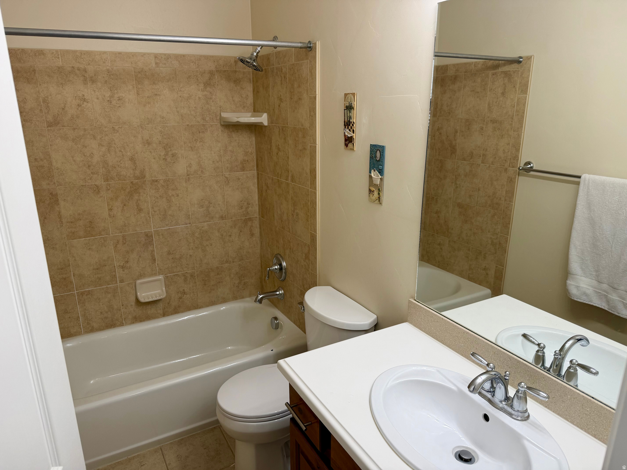 TOWNHOMES AT HIGHBURY COMMONS - Residential