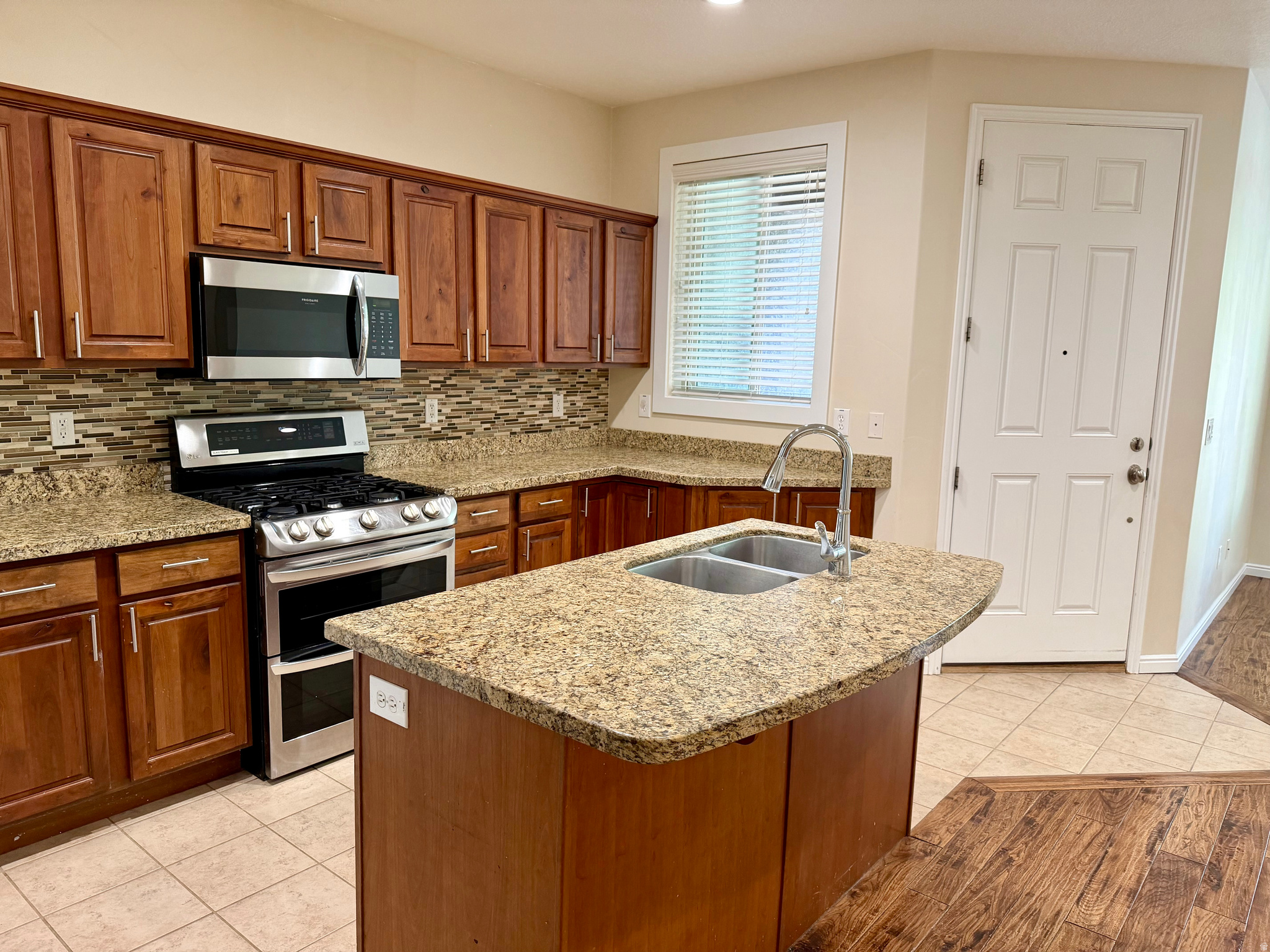 TOWNHOMES AT HIGHBURY COMMONS - Residential