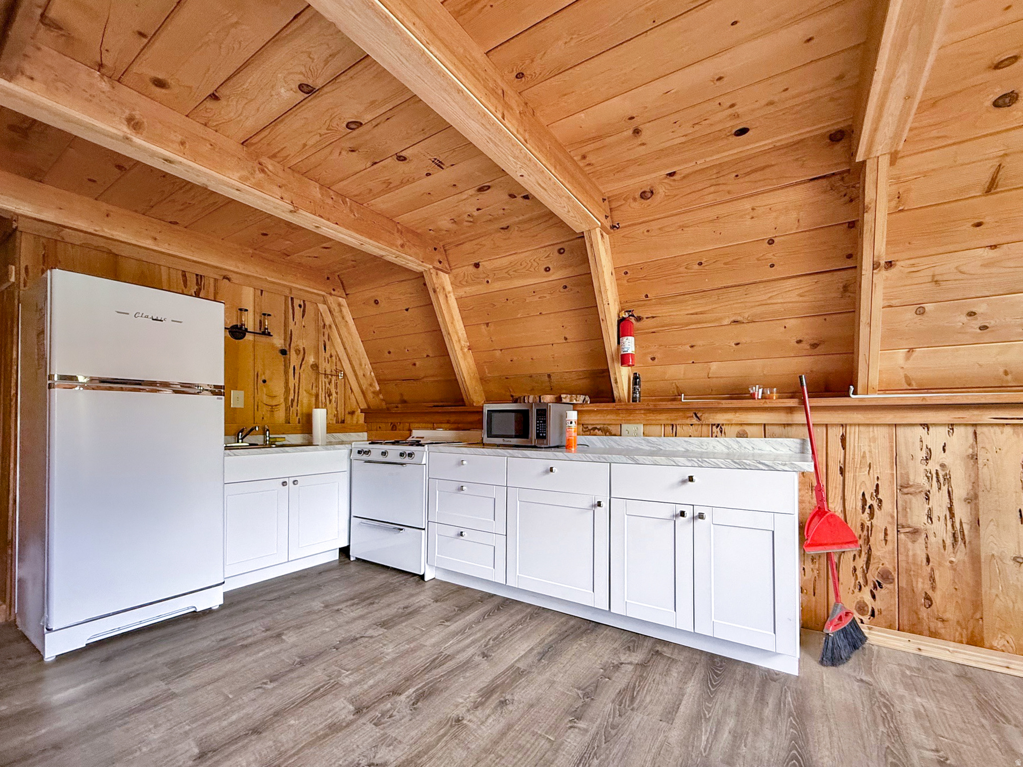 NORTH SUMMIT - Residential