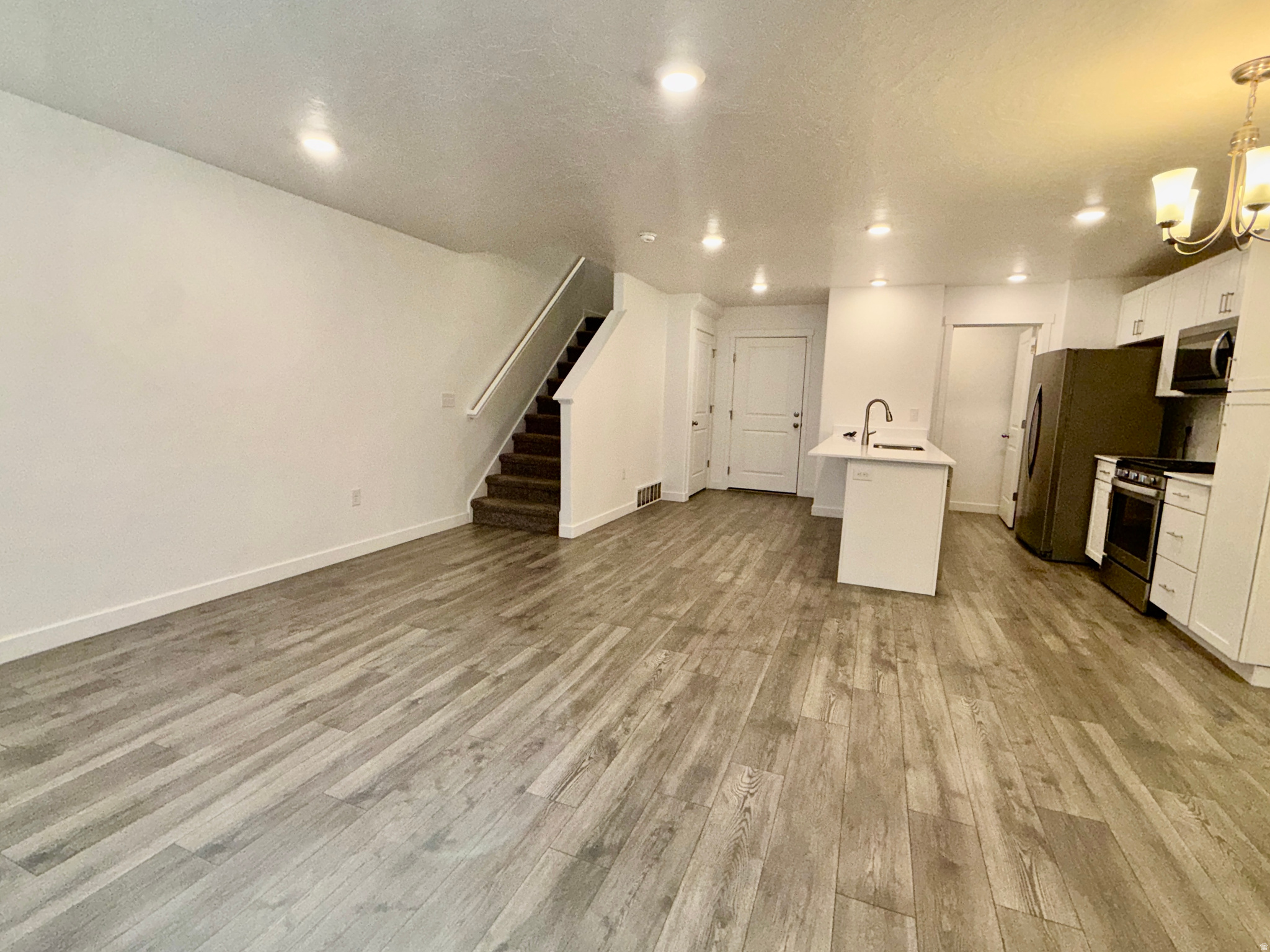 MECHAM TOWNS - Residential