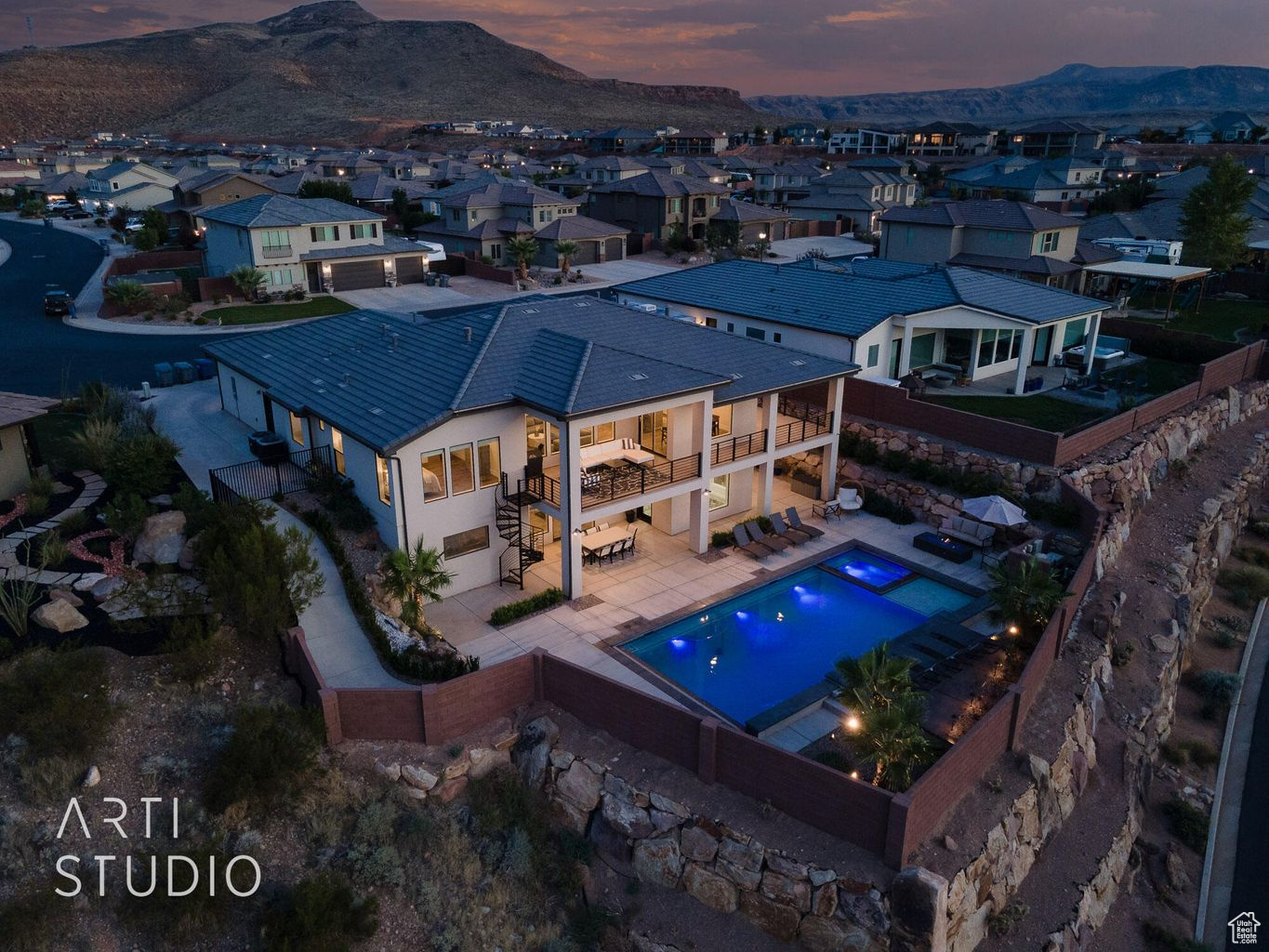 DESERTS EDGE PH 3 - Residential