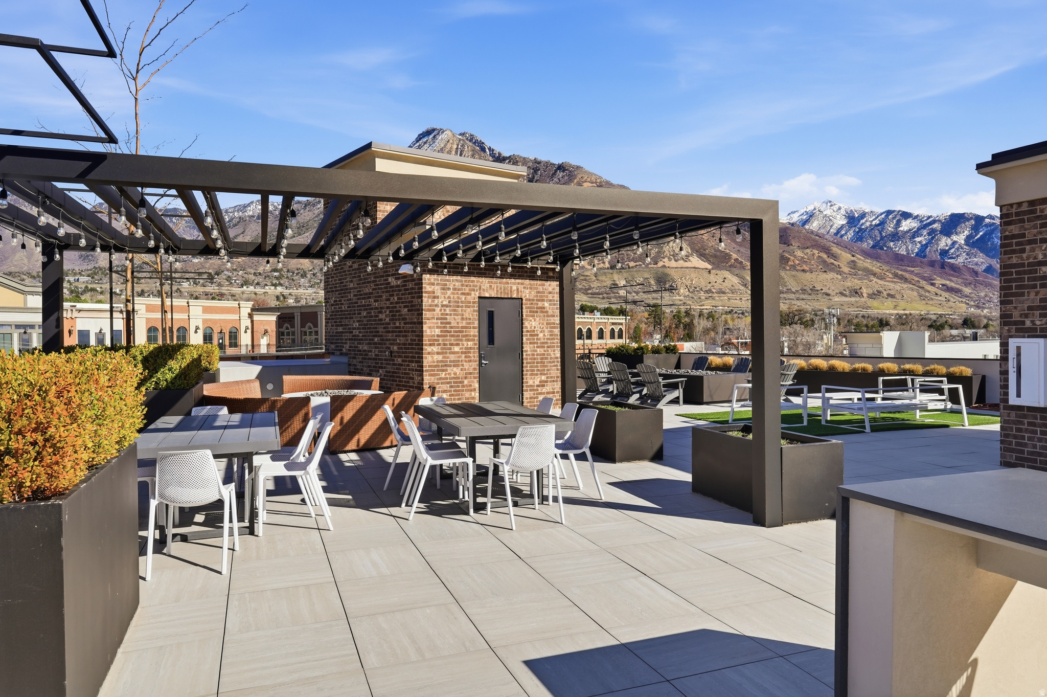 THE STATION CONDOS - Residential