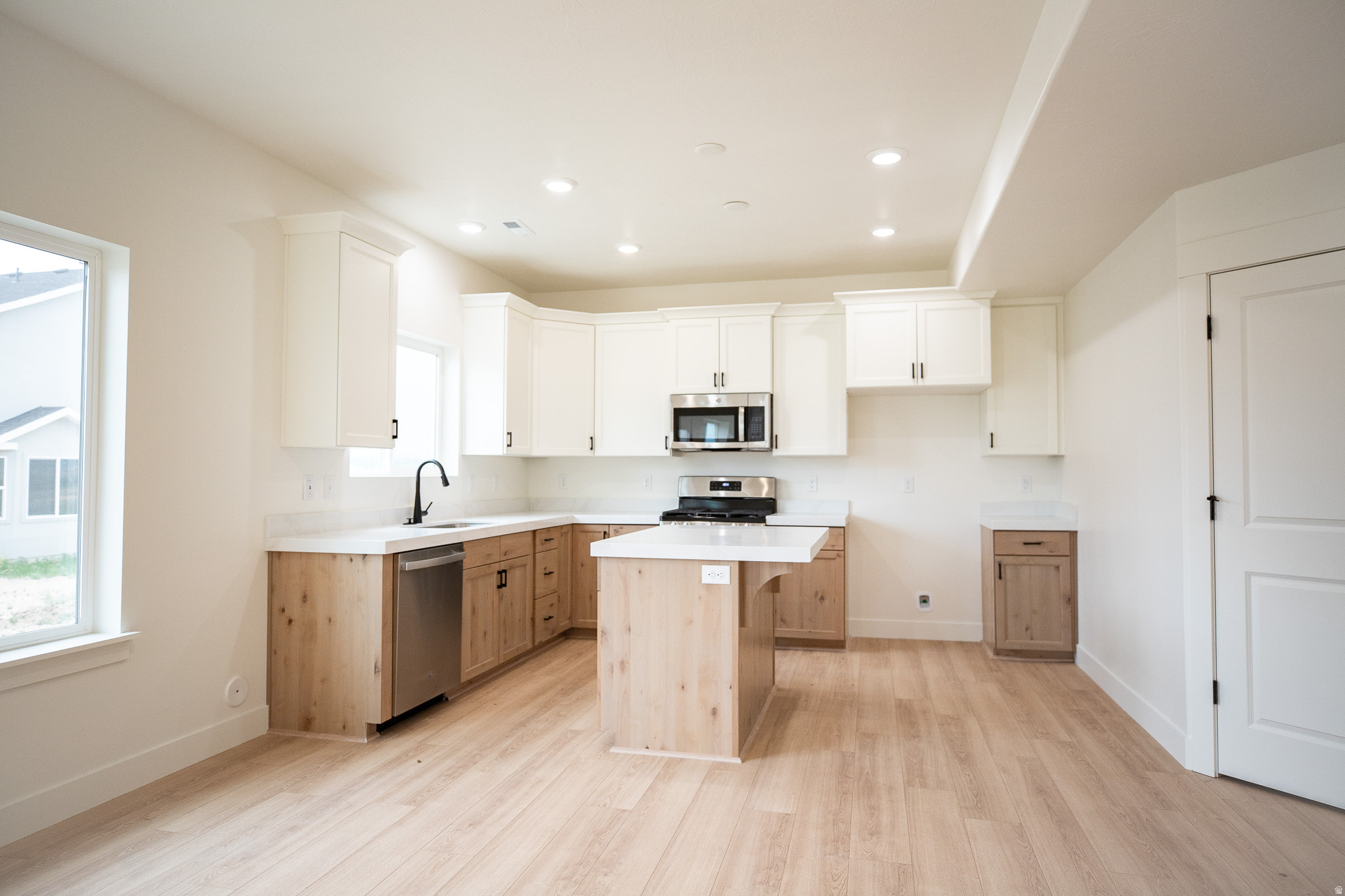 ARROWHEAD SPRINGS - Residential