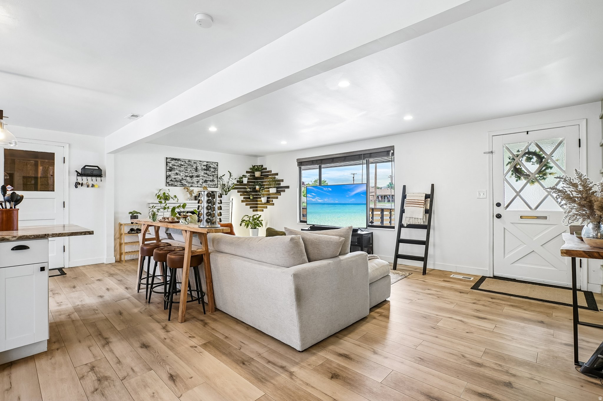 GOLDEN ACRES - Residential