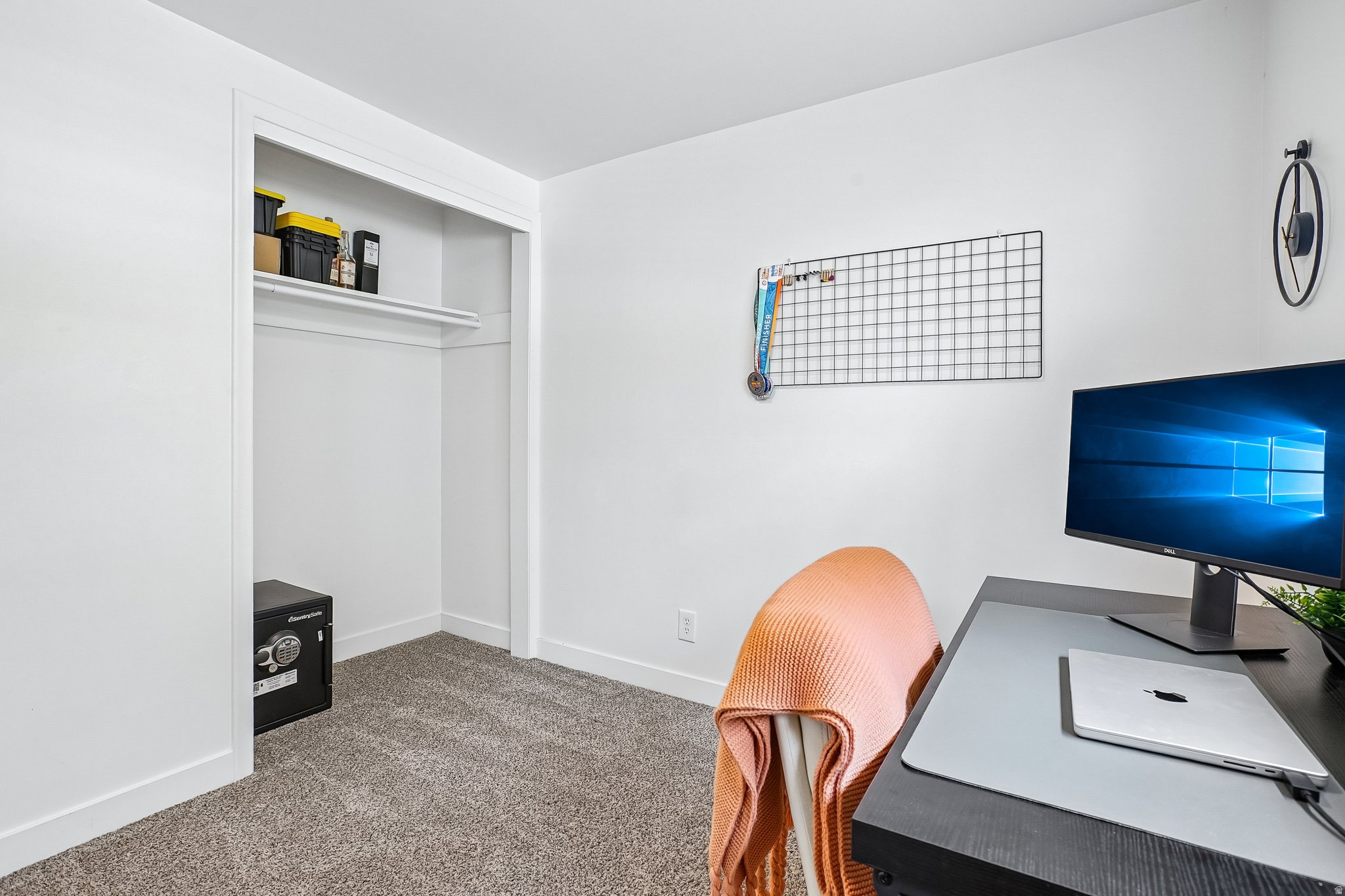 GOLDEN ACRES - Residential