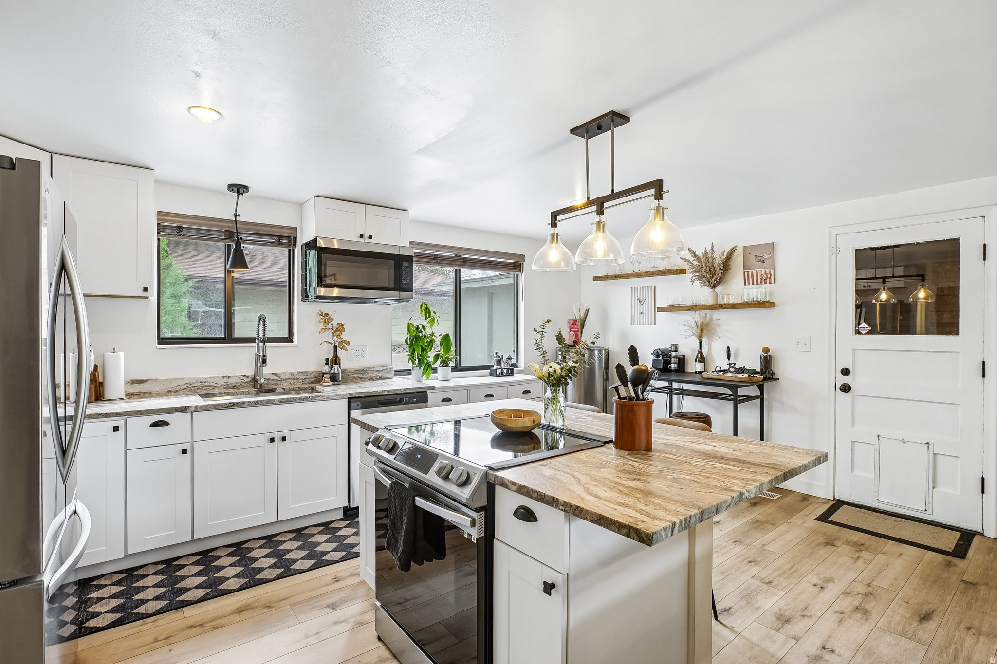 GOLDEN ACRES - Residential
