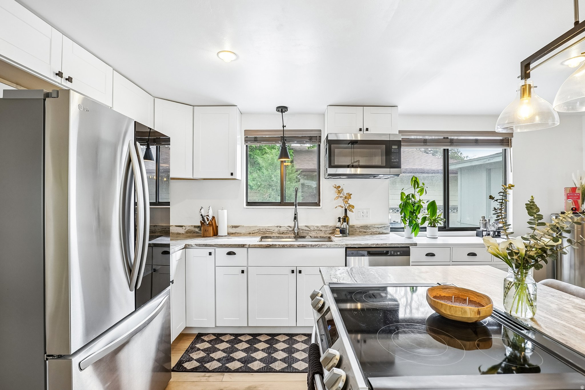 GOLDEN ACRES - Residential